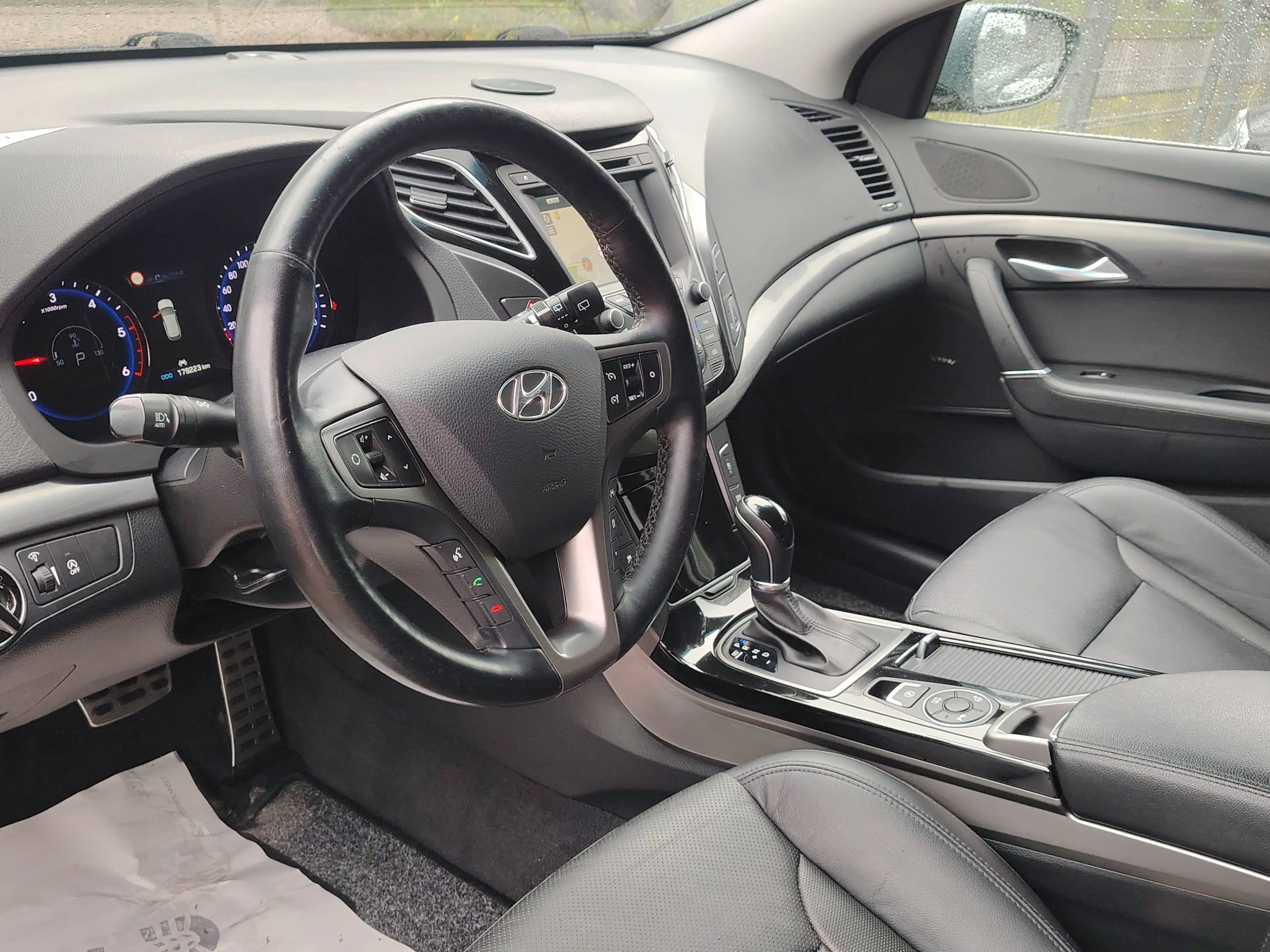 Hyundai i40 blue Premium — photo 13