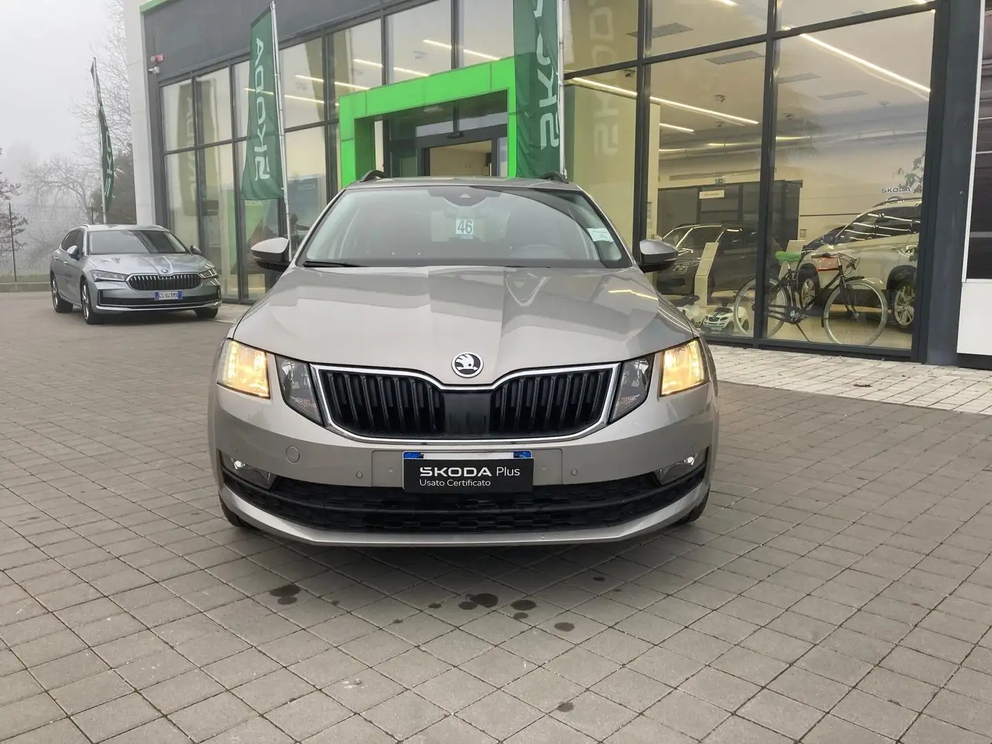Skoda Octavia Octavia Wagon 1.0 tsi Executive 115cv Bronce - 2