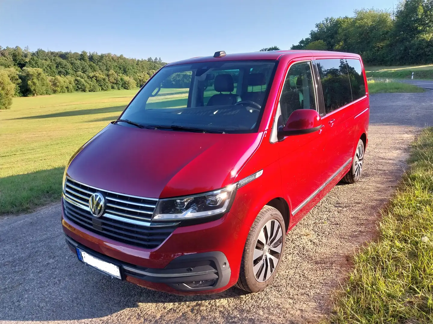 Volkswagen T6.1 Multivan Sondermodell "Cruise" Rojo - 1