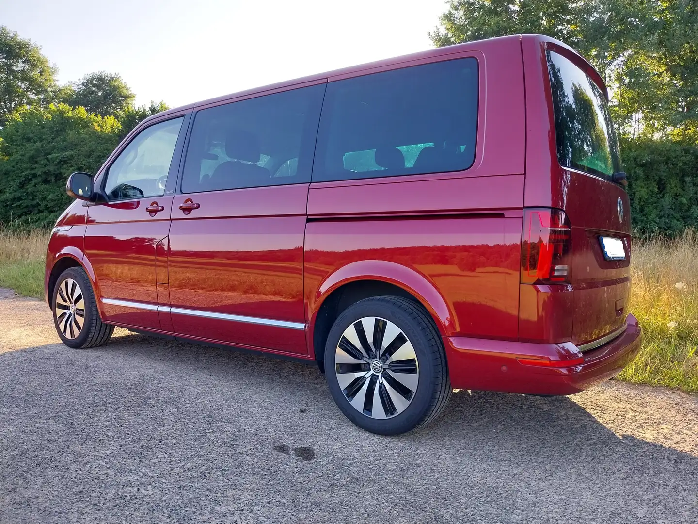 Volkswagen T6.1 Multivan Sondermodell "Cruise" Rojo - 2