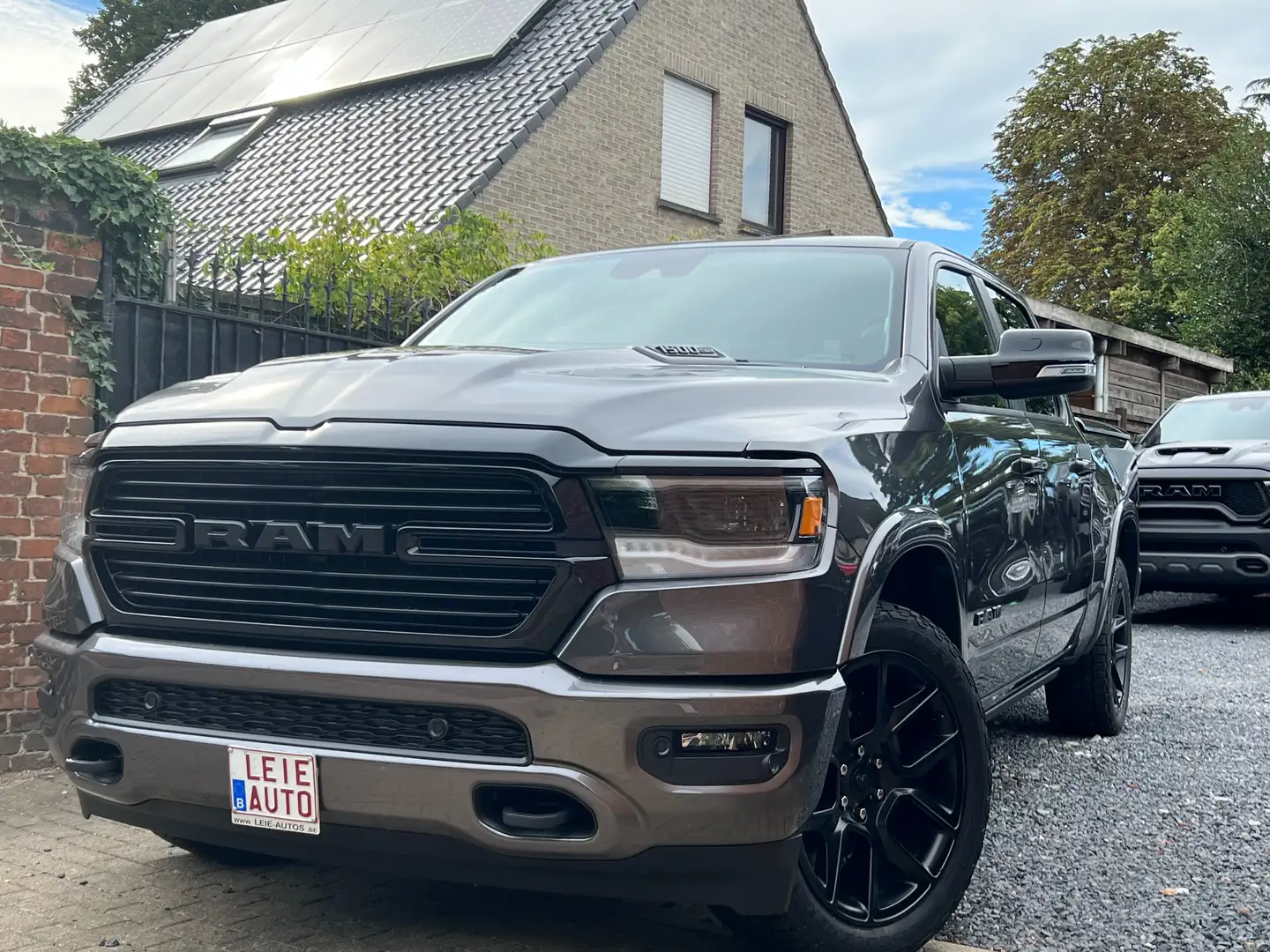 Dodge RAM 2024 Laramie Night-sunr-aire sus-€ 70.900 excl. Grau - 1