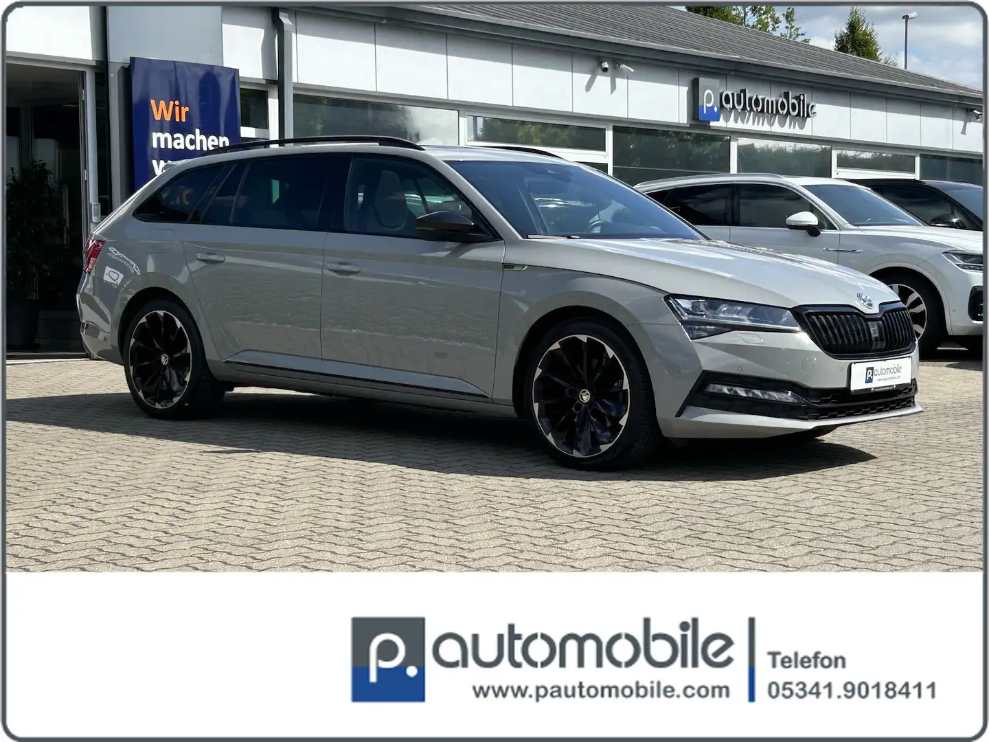 Skoda Superb Combi 2.0 TDI DSG 4x4 Sportline*PANO*AHK* Grijs - 1