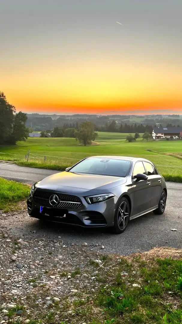 Mercedes-Benz A 180 d Aut. Amg - Line Grau - 2