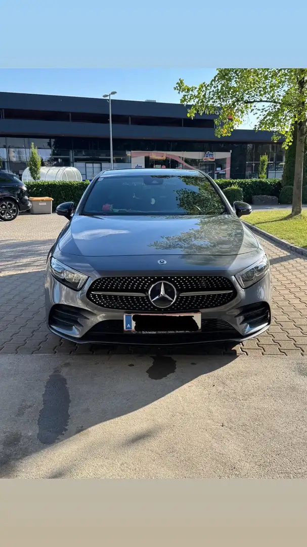 Mercedes-Benz A 180 d Aut. Amg - Line Grau - 1