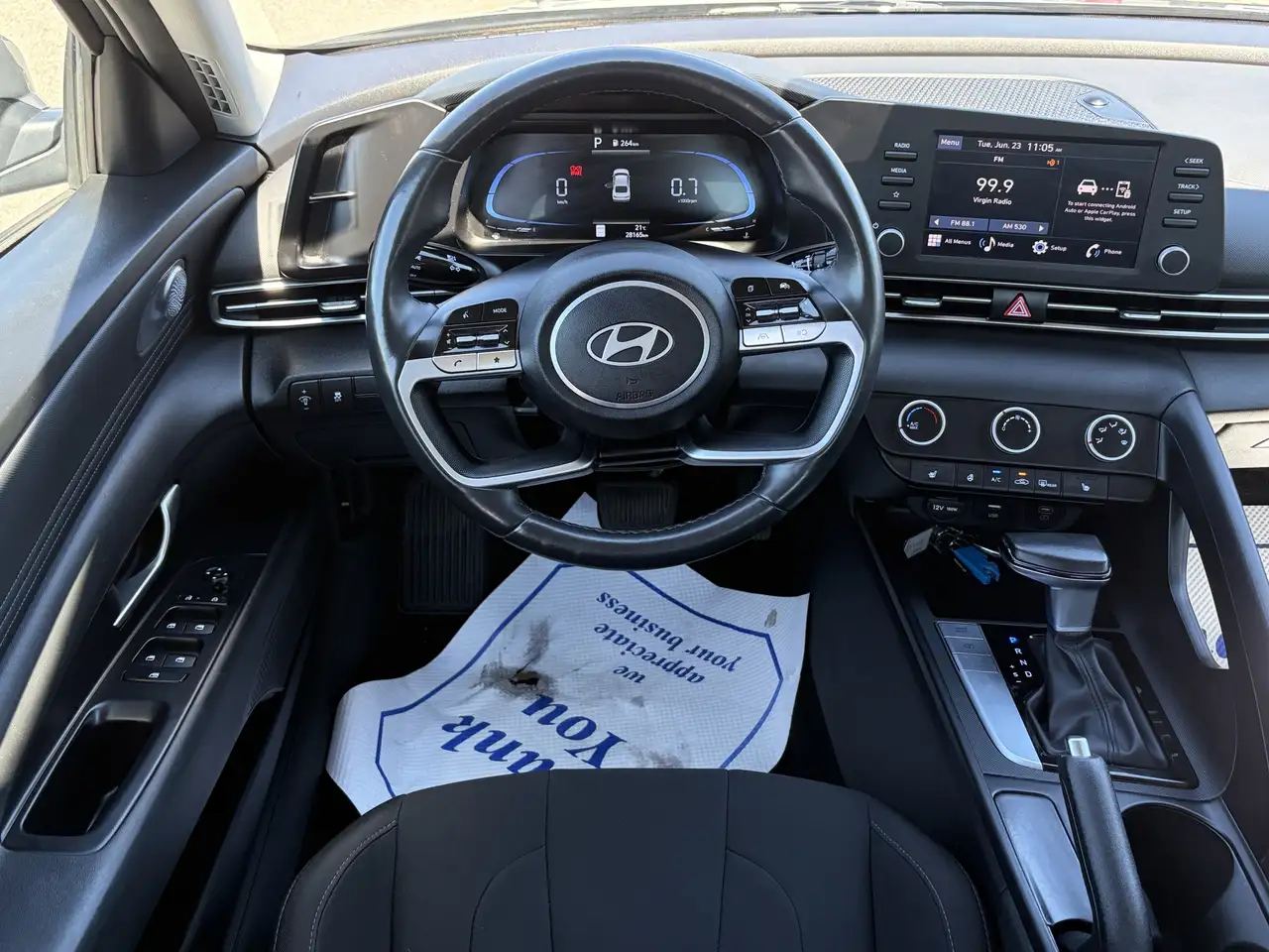 Hyundai ELANTRA photo Hyundai ELANTRA