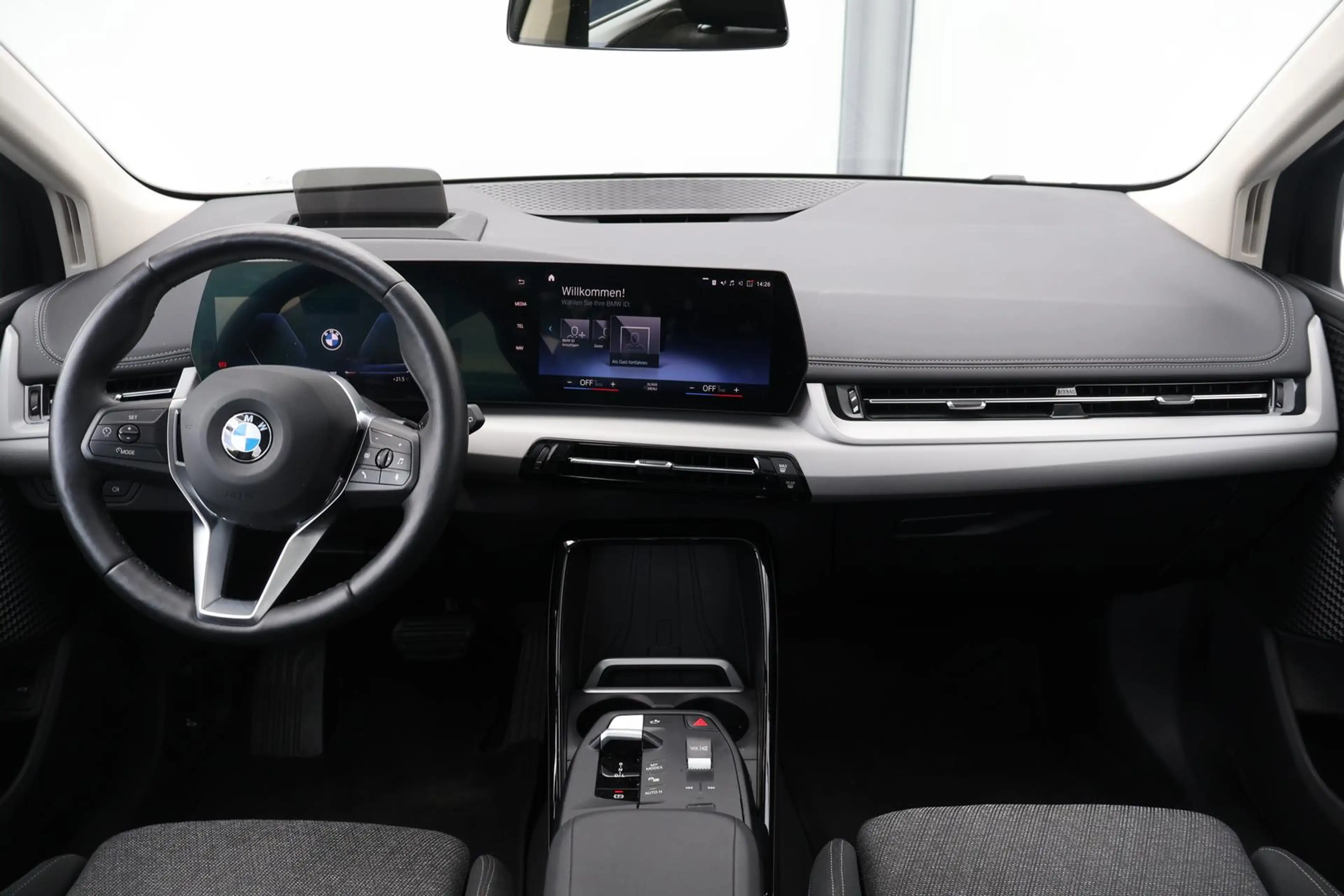 BMW 223 i Active Tourer PANO 360° LED PA+ — photo 14