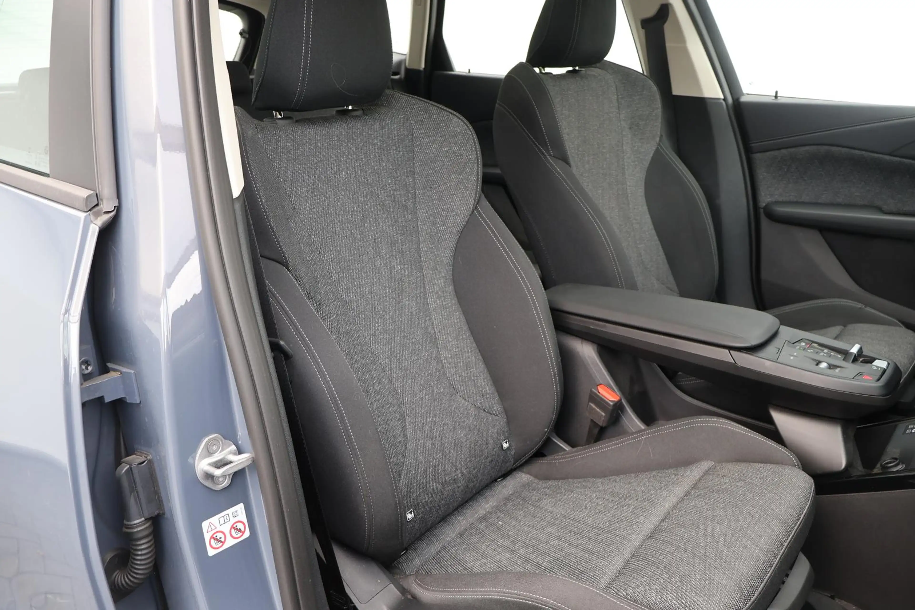 BMW 223 i Active Tourer PANO 360° LED PA+ — photo 11