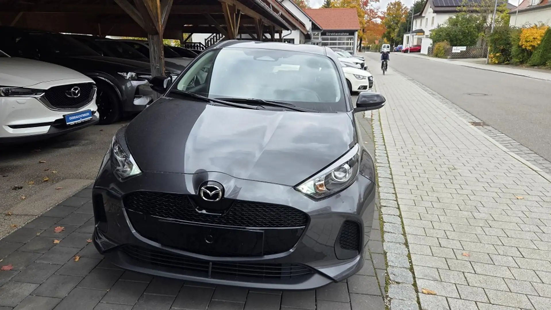 Mazda 2 HY als Center-Line Grau - 2