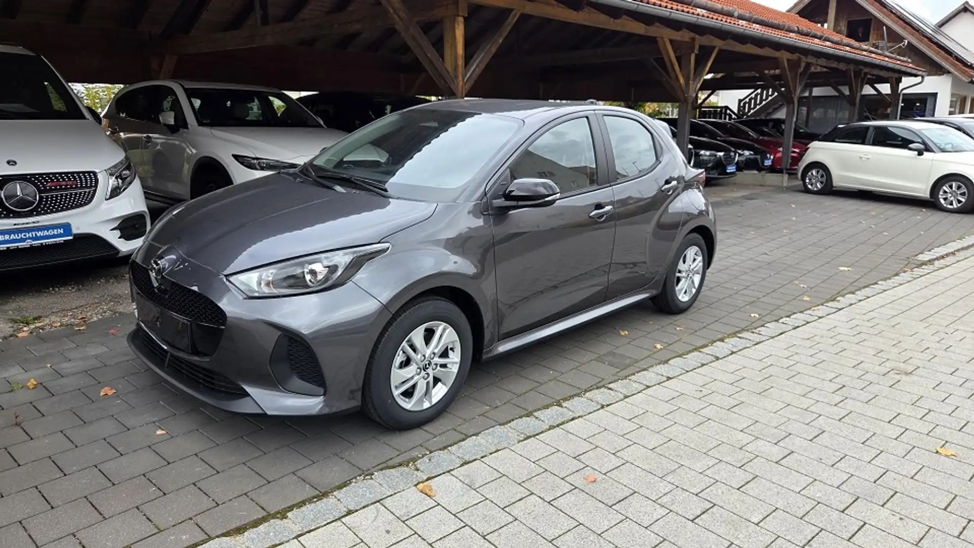 Mazda 2 HY als Center-Line Grau - 1