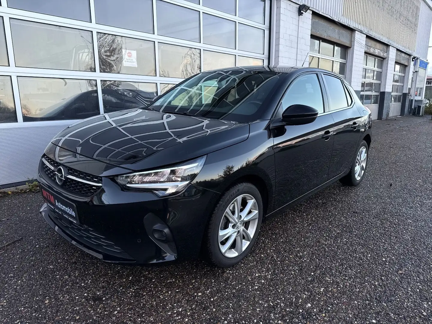 Opel Corsa F 1.2 Elegance LED Teilleder RCam Carplay Schwarz - 2
