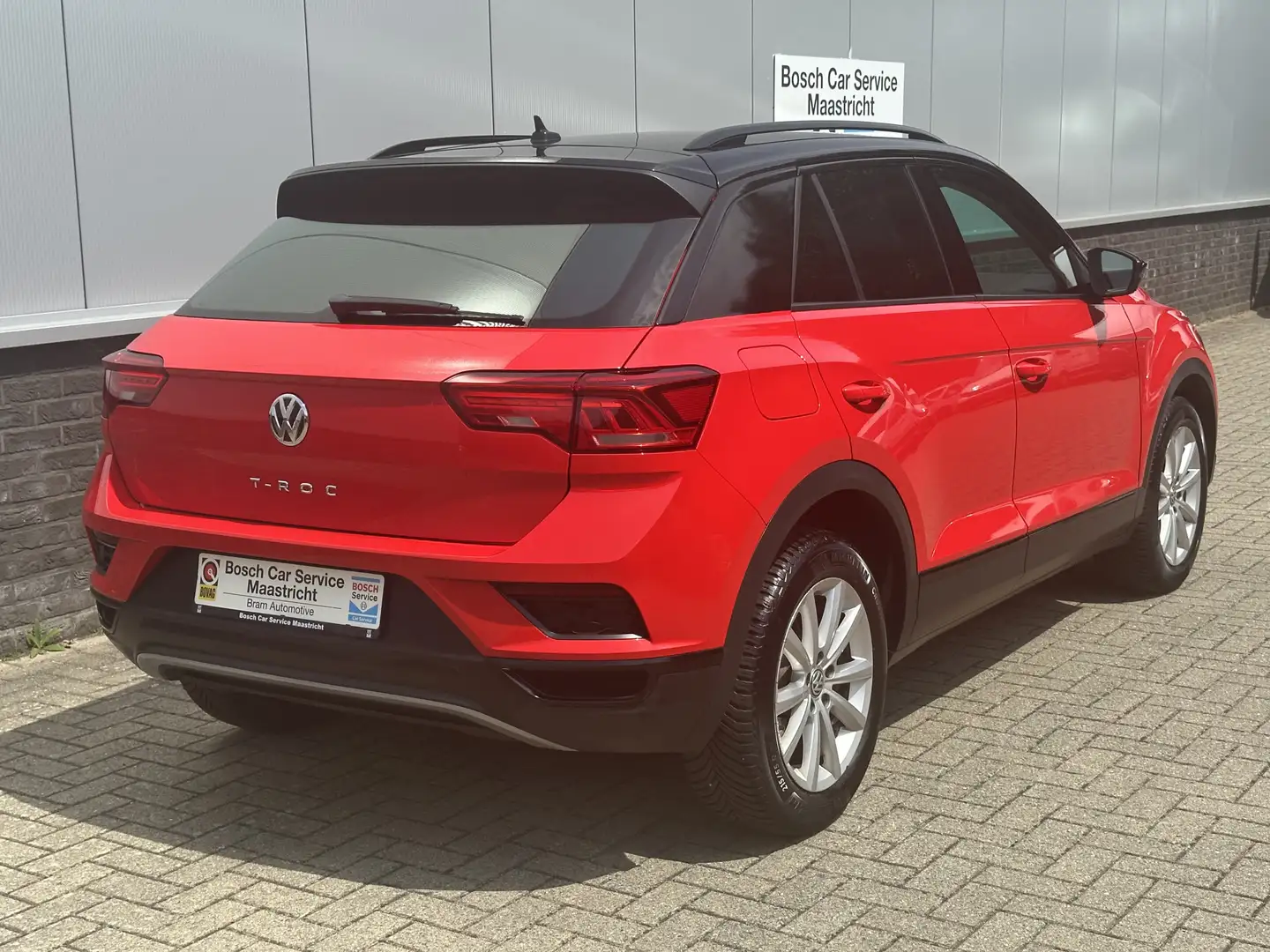 Volkswagen T-Roc 1.5 TSI Style | Carplay | Adaptive CC | Sport | In Rood - 2