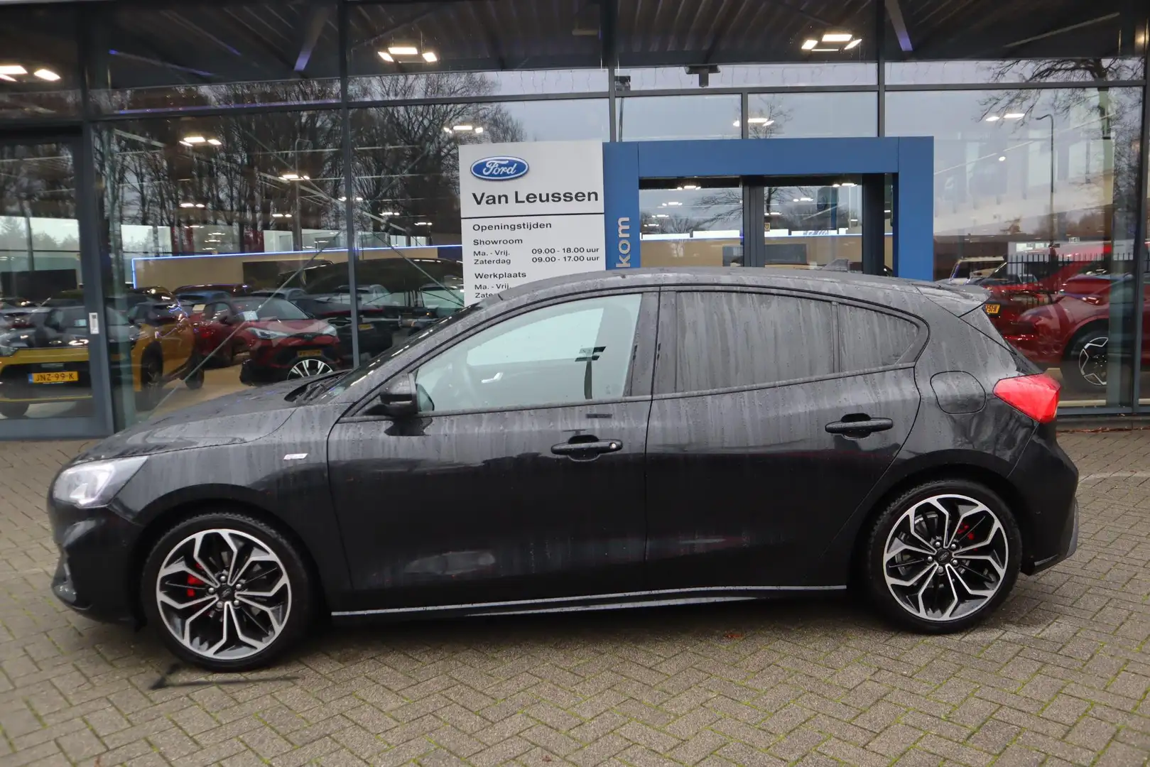 Ford Focus 1.5 150PK ST-LINE-X BUSINESS 5-DEURS AUTOMAAT CAME Schwarz - 2