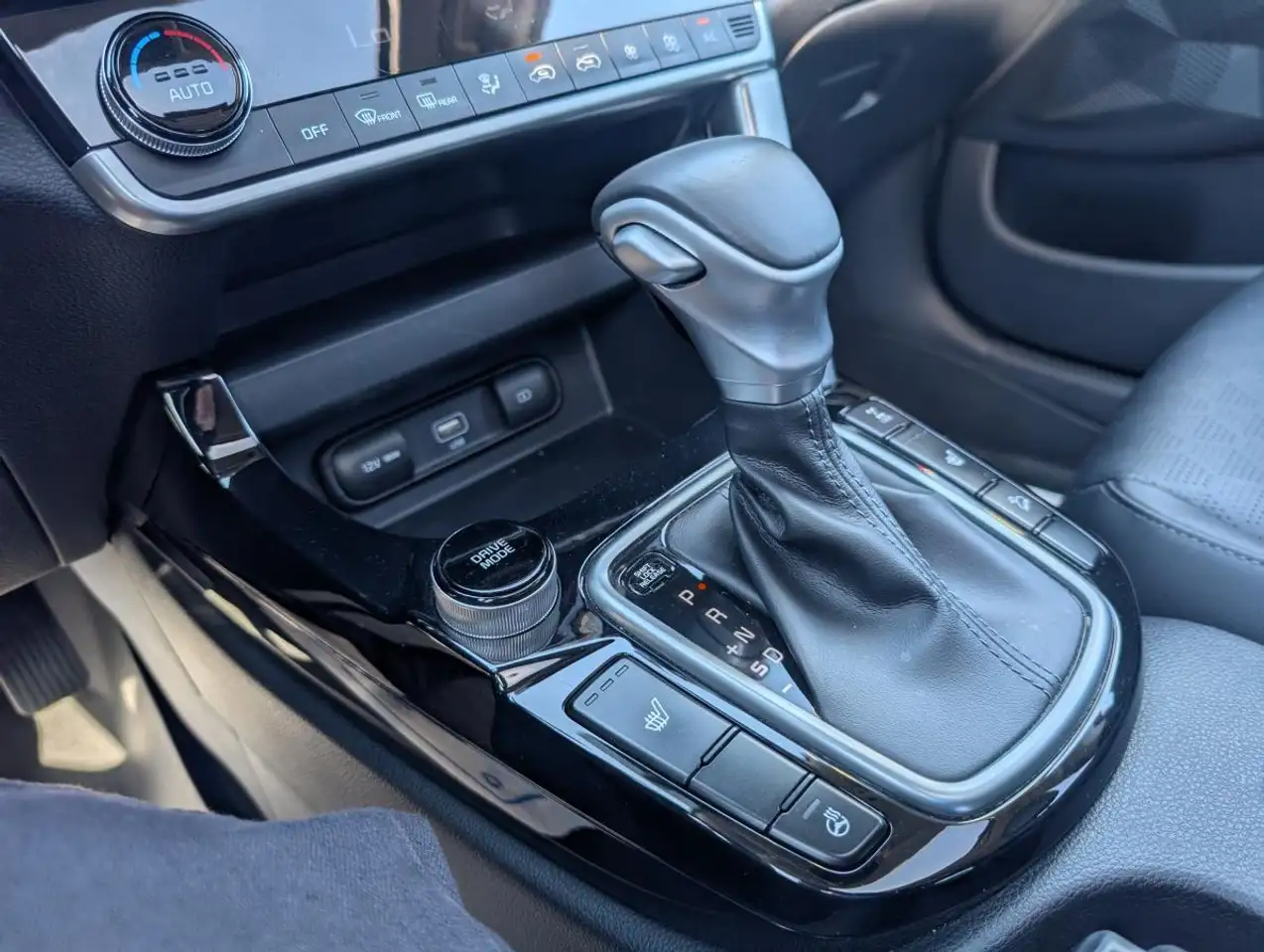 Kia Seltos снимка Kia Seltos