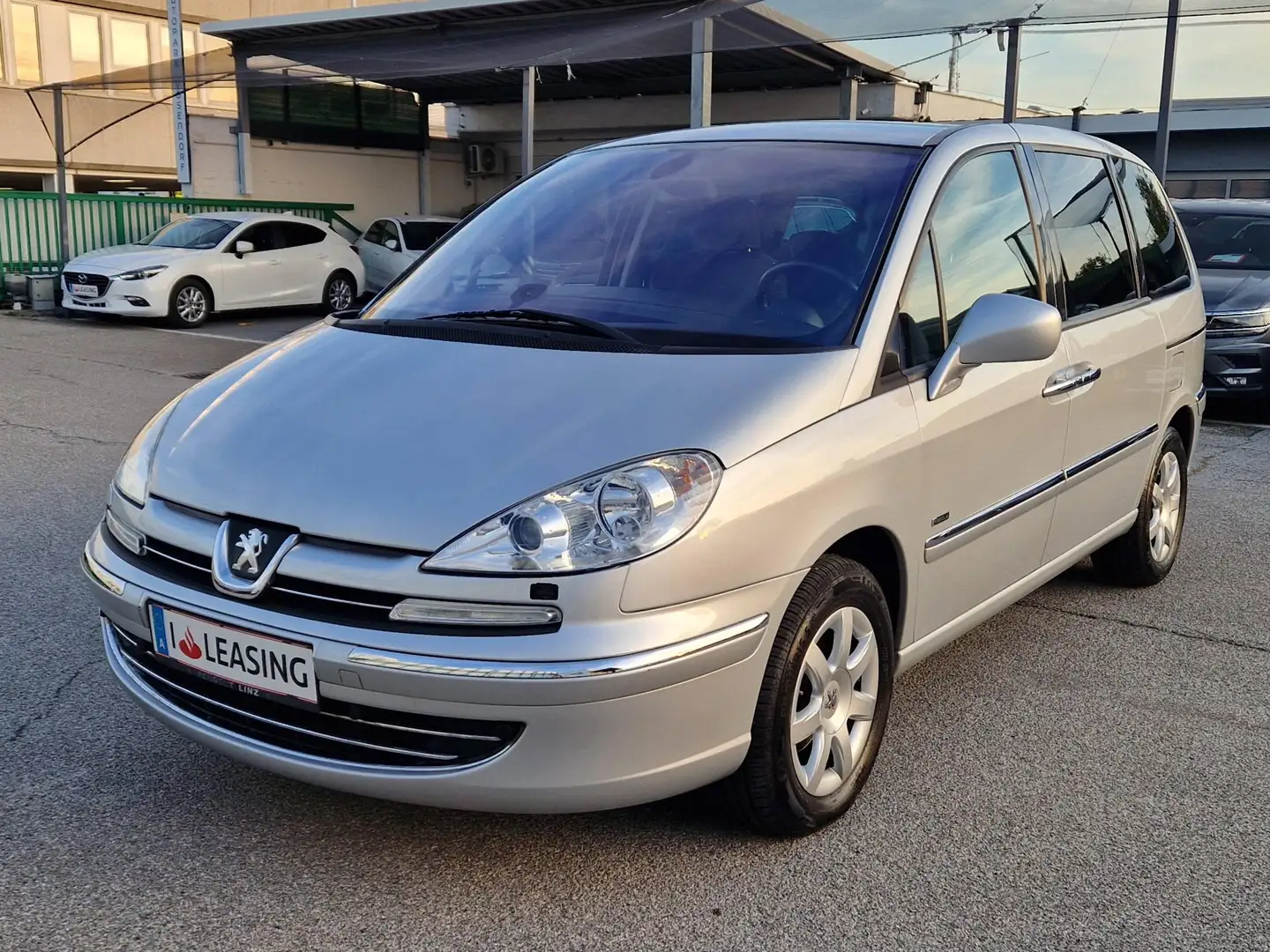 Peugeot 807 807 2,0 HDi 140 FAP Family Family Grau - 1