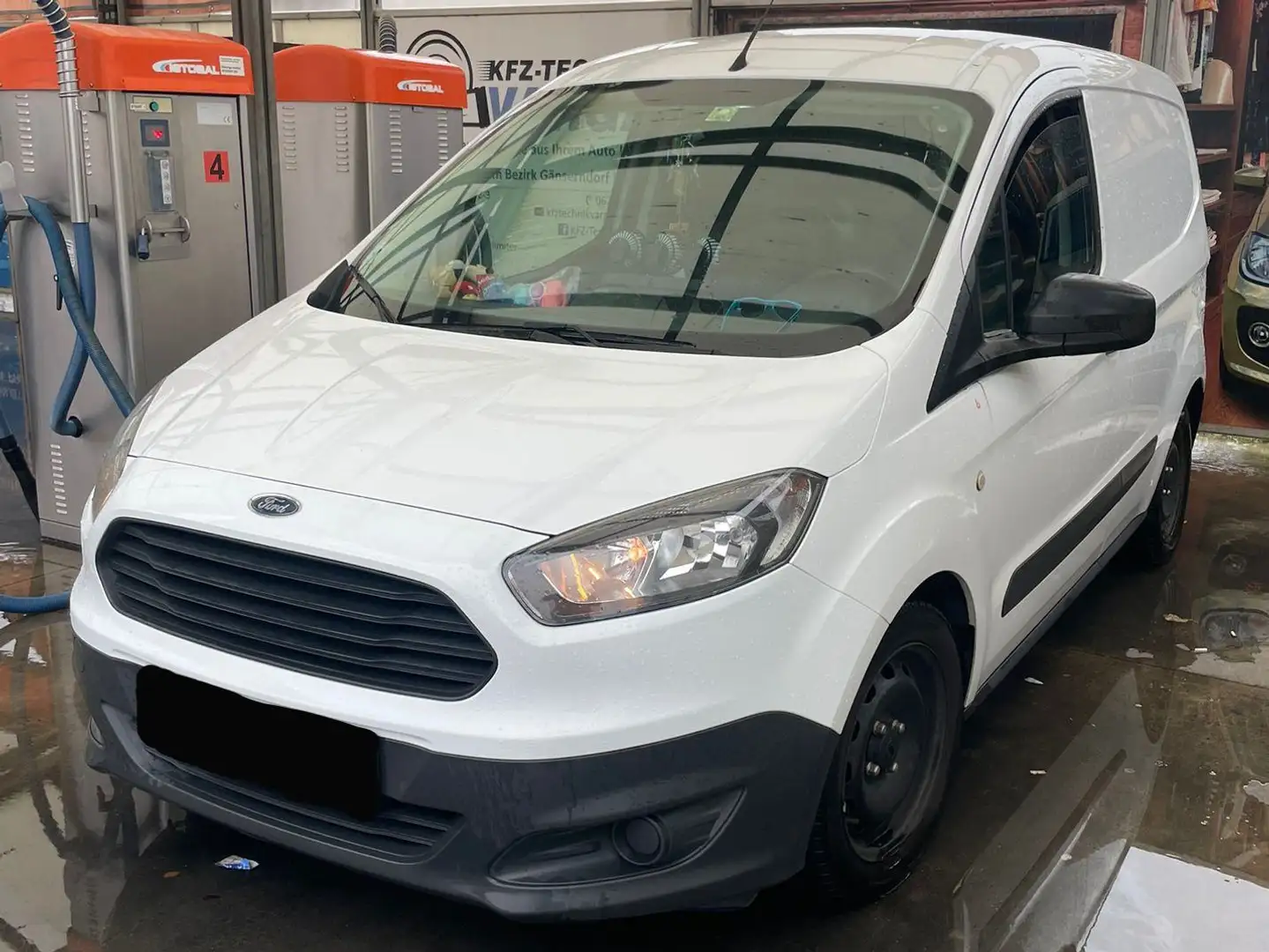 Ford Transit Courier 1.5 Tdci Weiß - 1