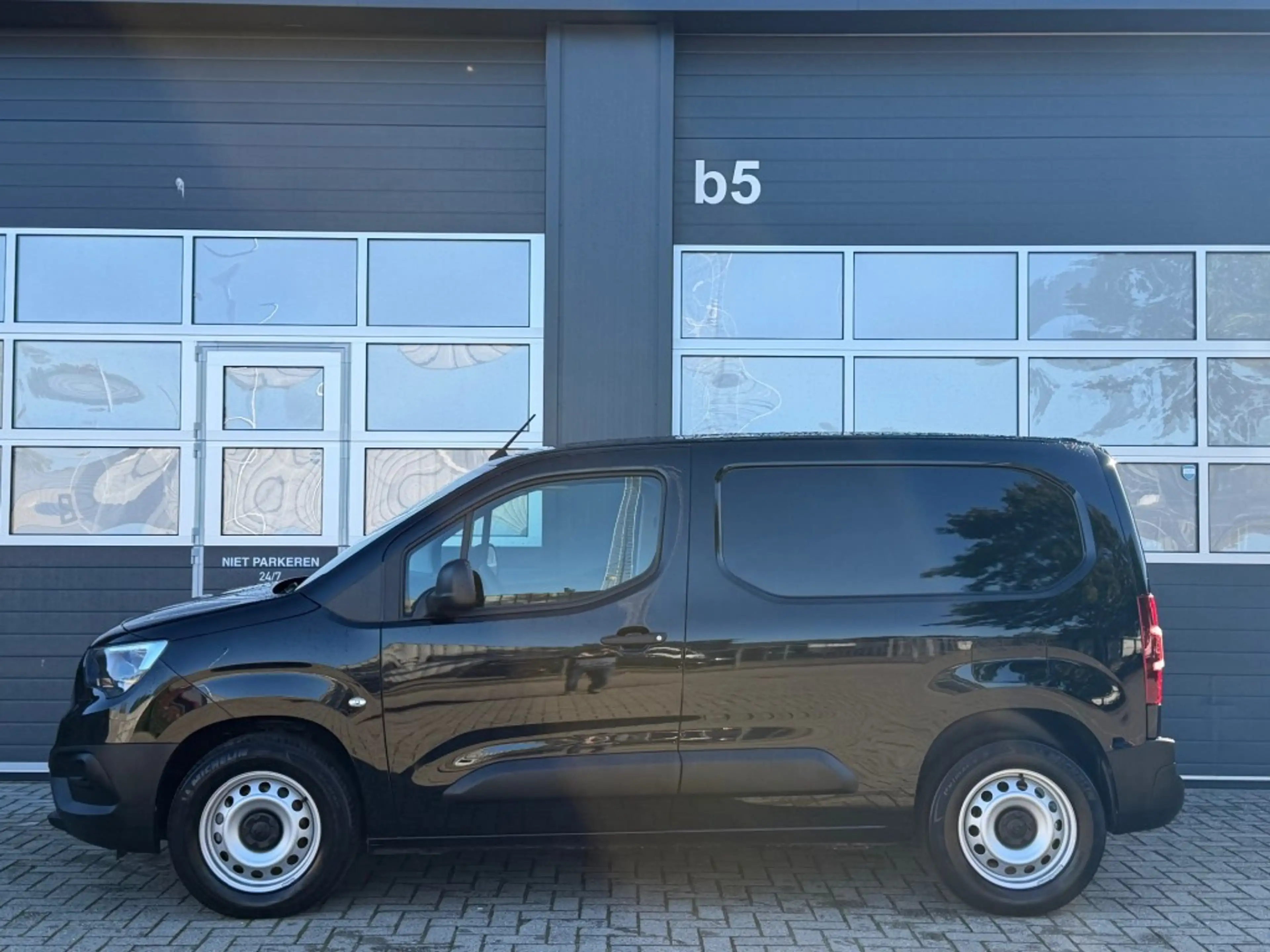 Opel Combo-e 136PK Electric 50kWh Snelladen 275km WLTP / Multim — photo 4