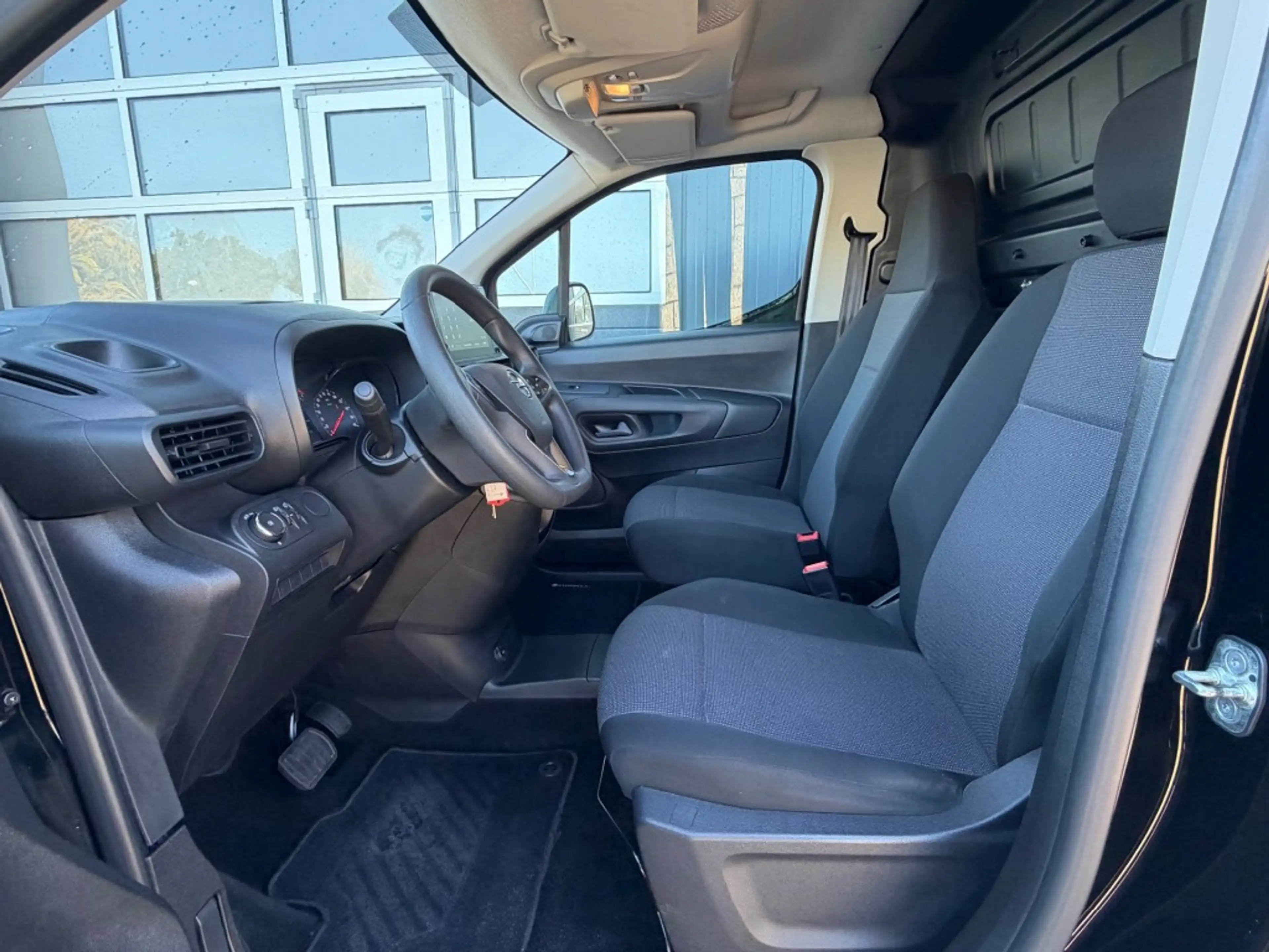 Opel Combo-e 136PK Electric 50kWh Snelladen 275km WLTP / Multim — photo 10