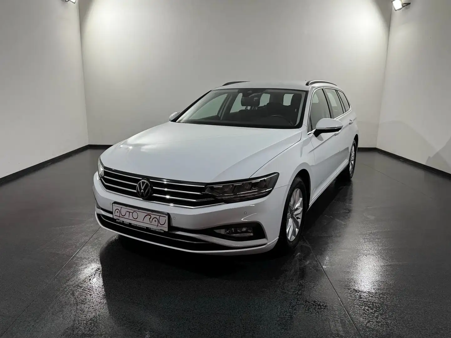 Volkswagen Passat Variant 2.0 TDI SCR Business DSG *LED*ACC*NAVI* Weiß - 2