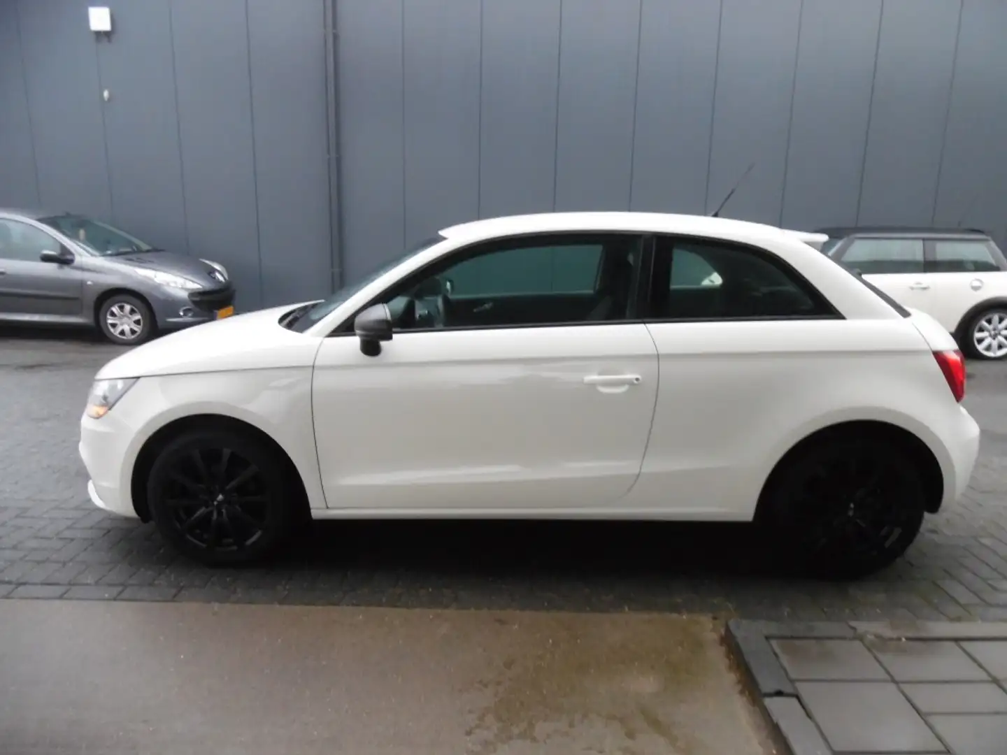 Audi A1 1.2 TFSI AMB. PL. Weiß - 2