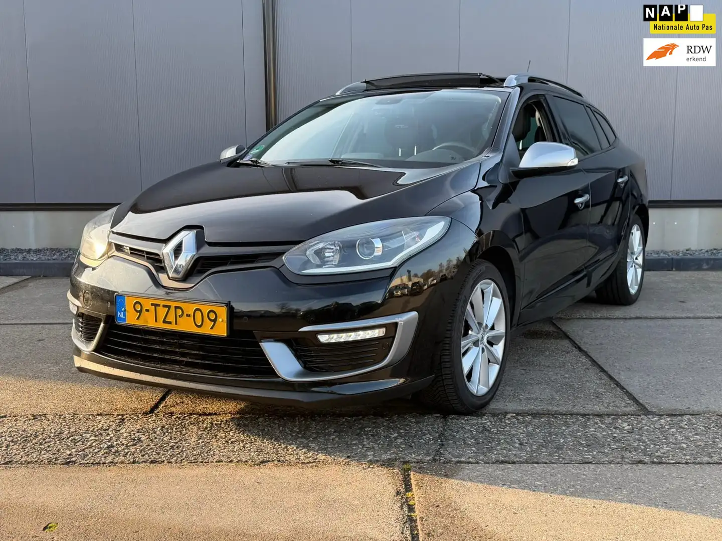 Renault Megane Estate 1.2 TCe GT-Line Zwart - 1