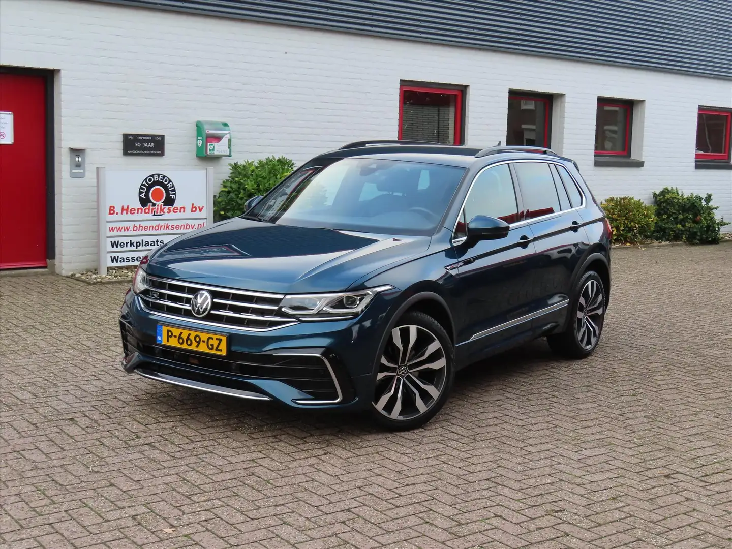 Volkswagen Tiguan 1.5 TSI 150pk DSG R-Line Business+/ Facelift model Bleu - 1