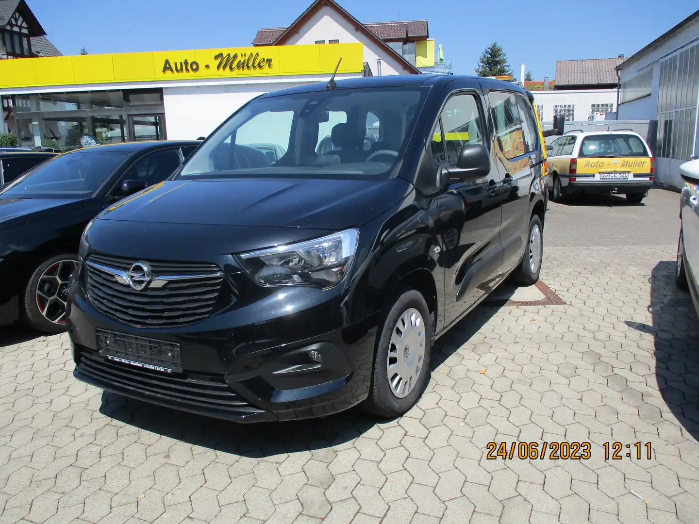 Opel Combo Life 1.2 Turbo Start/Stop Edition Schwarz - 1