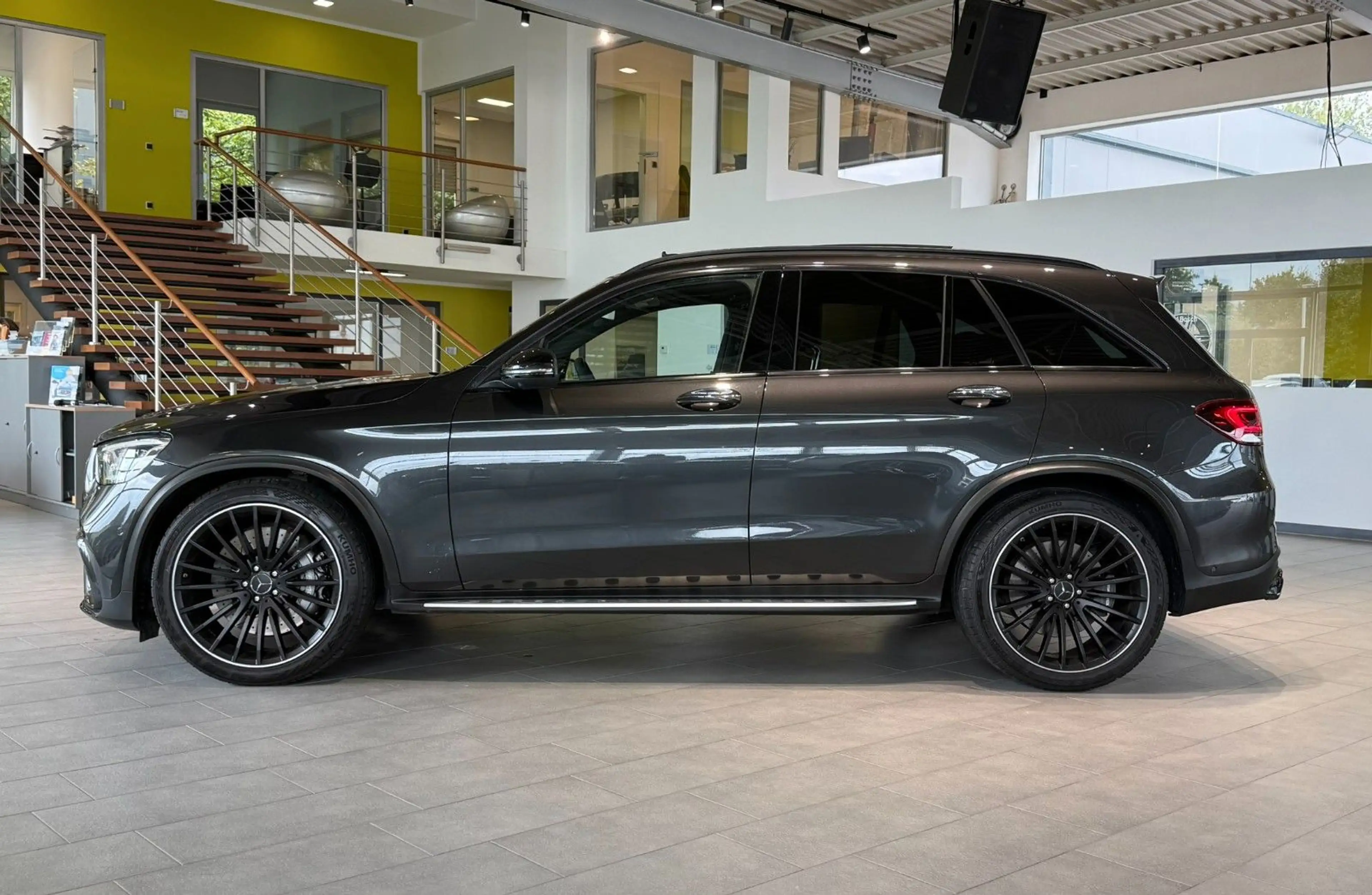 Mercedes-Benz GLC 63 AMG 4Matic*Night-Paket*Ambiente*Pano.*HUD — photo 2