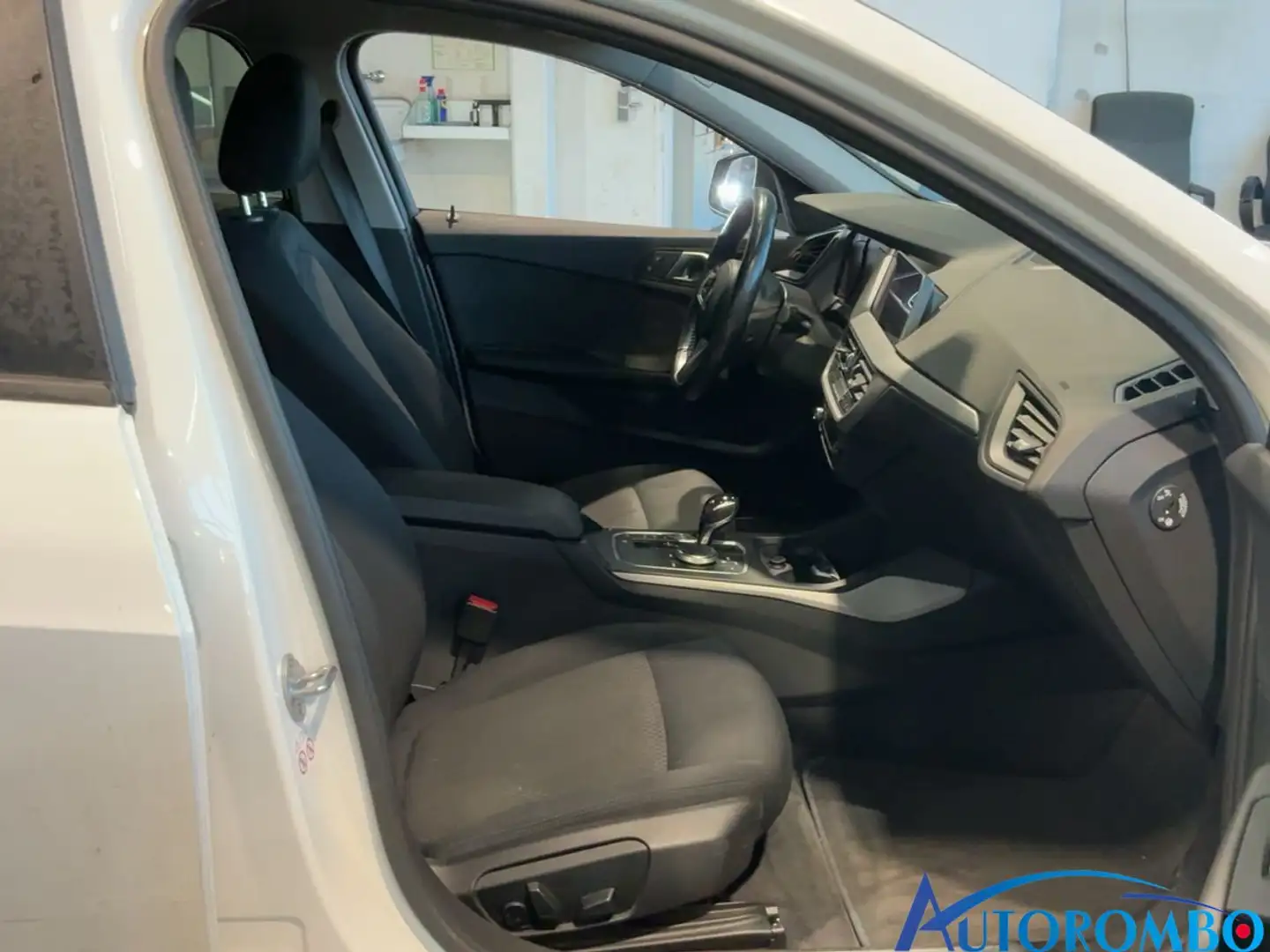 BMW 118 118d 5p. Advantage - 2