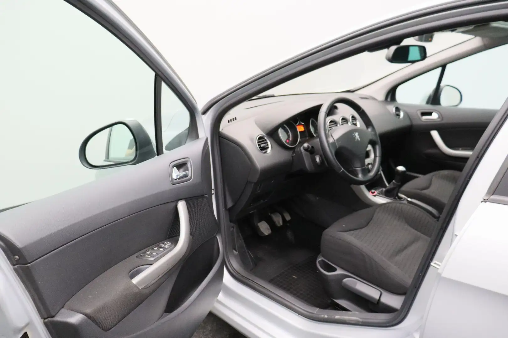Peugeot 308 SW 1.6 VTi Sublime 2010 NAP | Panoramadak | 7-pers Grijs - 2