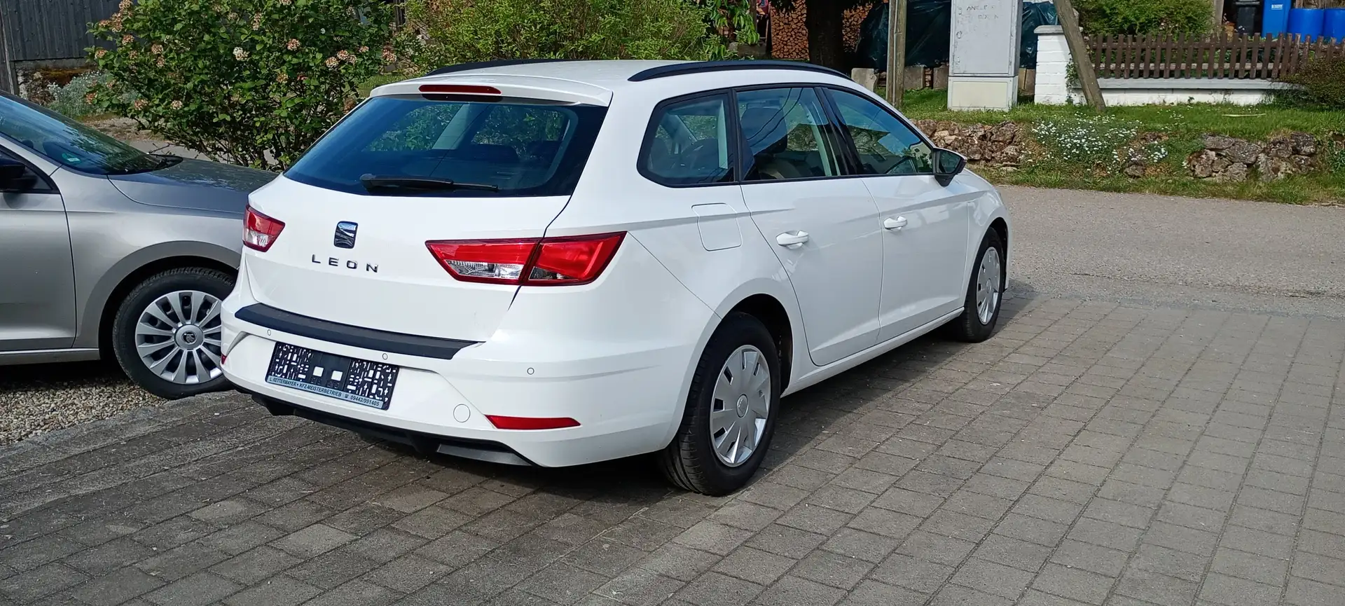 SEAT Leon Reference Blanc - 2
