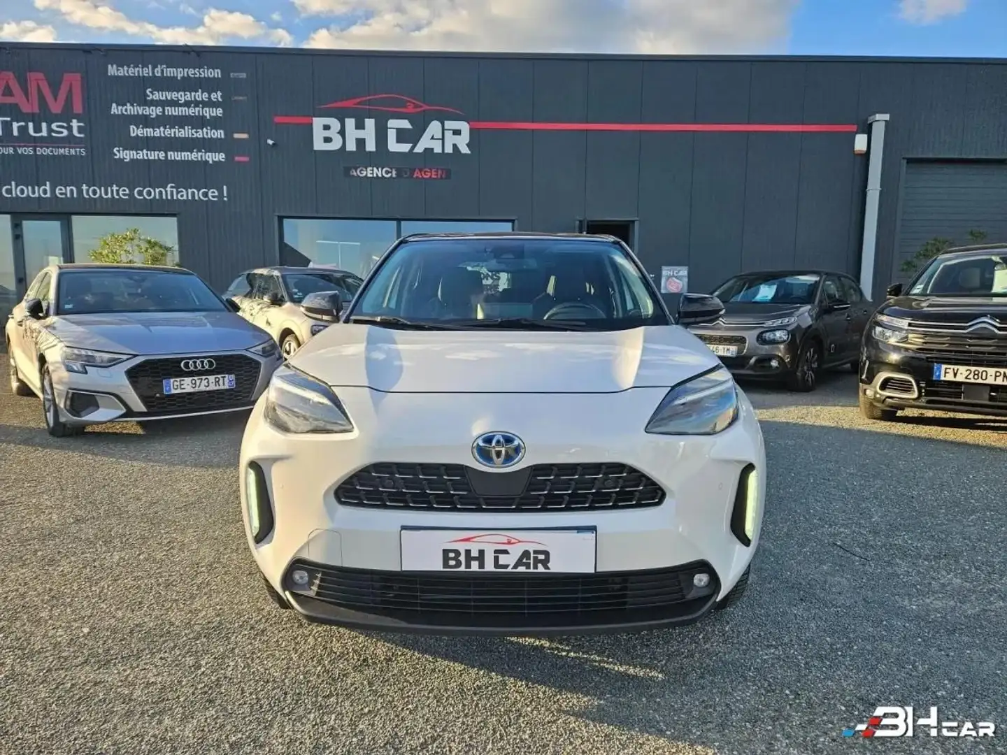 Toyota Yaris CROSS 1.5 114H 90 HYBRID FULL-HYBRID 0.8KWH COLLECTION AWD-I 4X4 BVA Blanc - 2