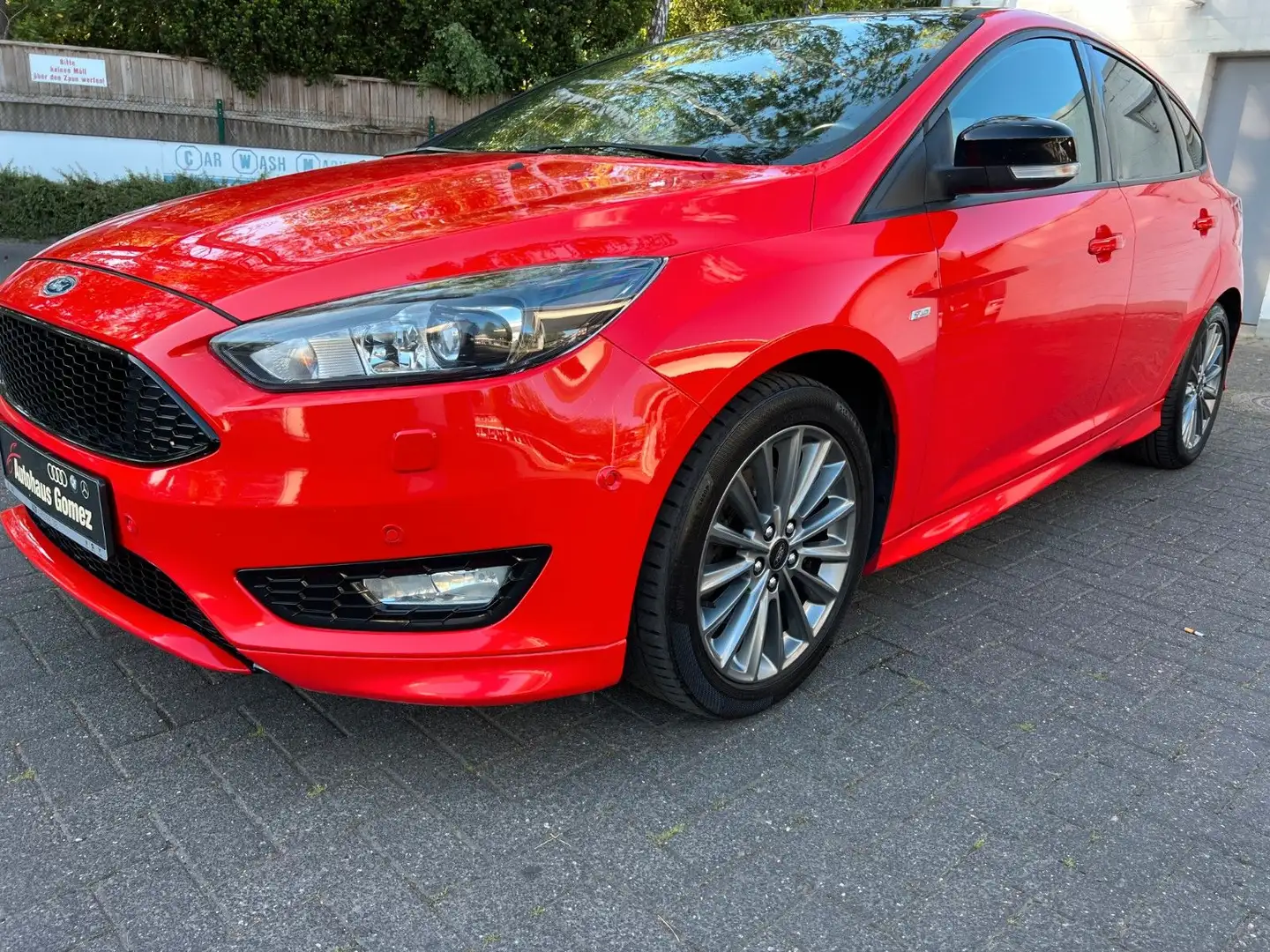 Ford Focus Lim. ST-Line Navi SHT Bi-Xenon Rouge - 2