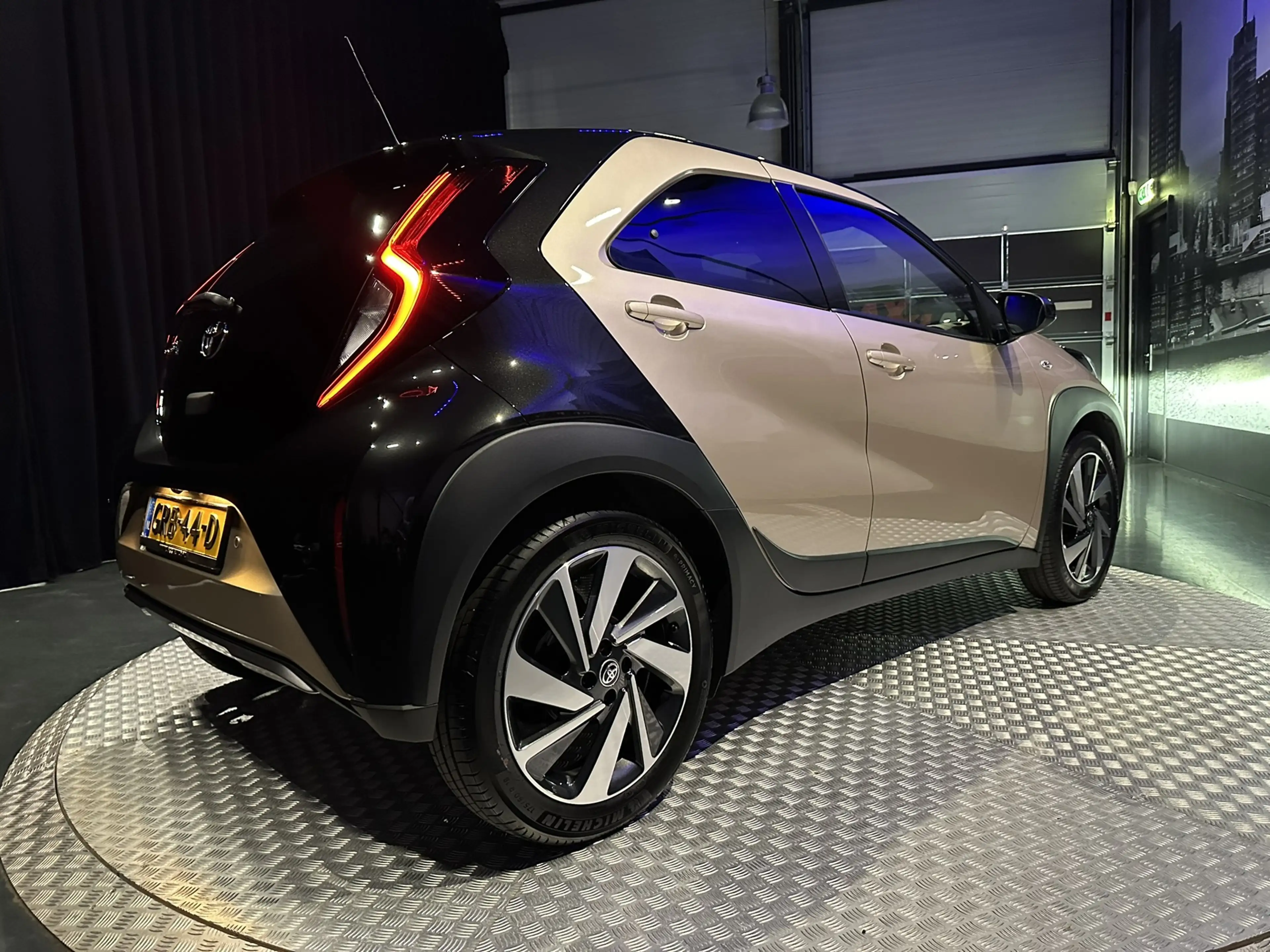 Toyota Aygo X 1.0 VVT-i S-CVT Envy *PDC*Camera*Clima* — photo 26