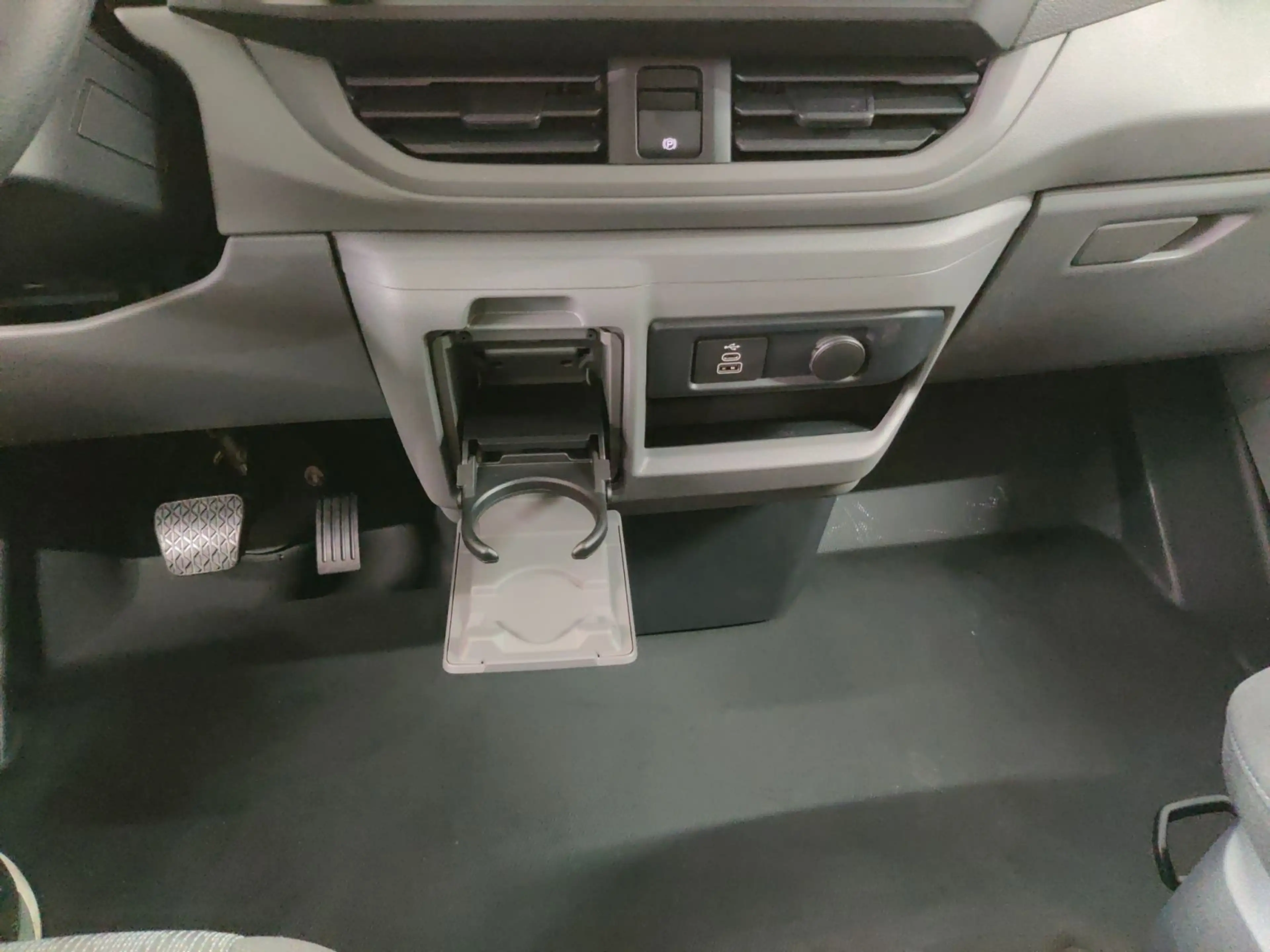 Volkswagen T7 Kombi e-Transporter T7 Kombi LR 8-Sitz/5J.Garantie — photo 11