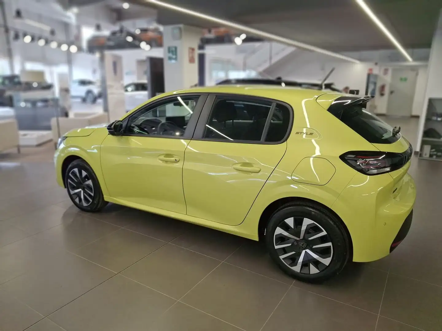 Peugeot 208 5P Style Gasolina 100 S&S 6 Vel MAN Gelb - 2