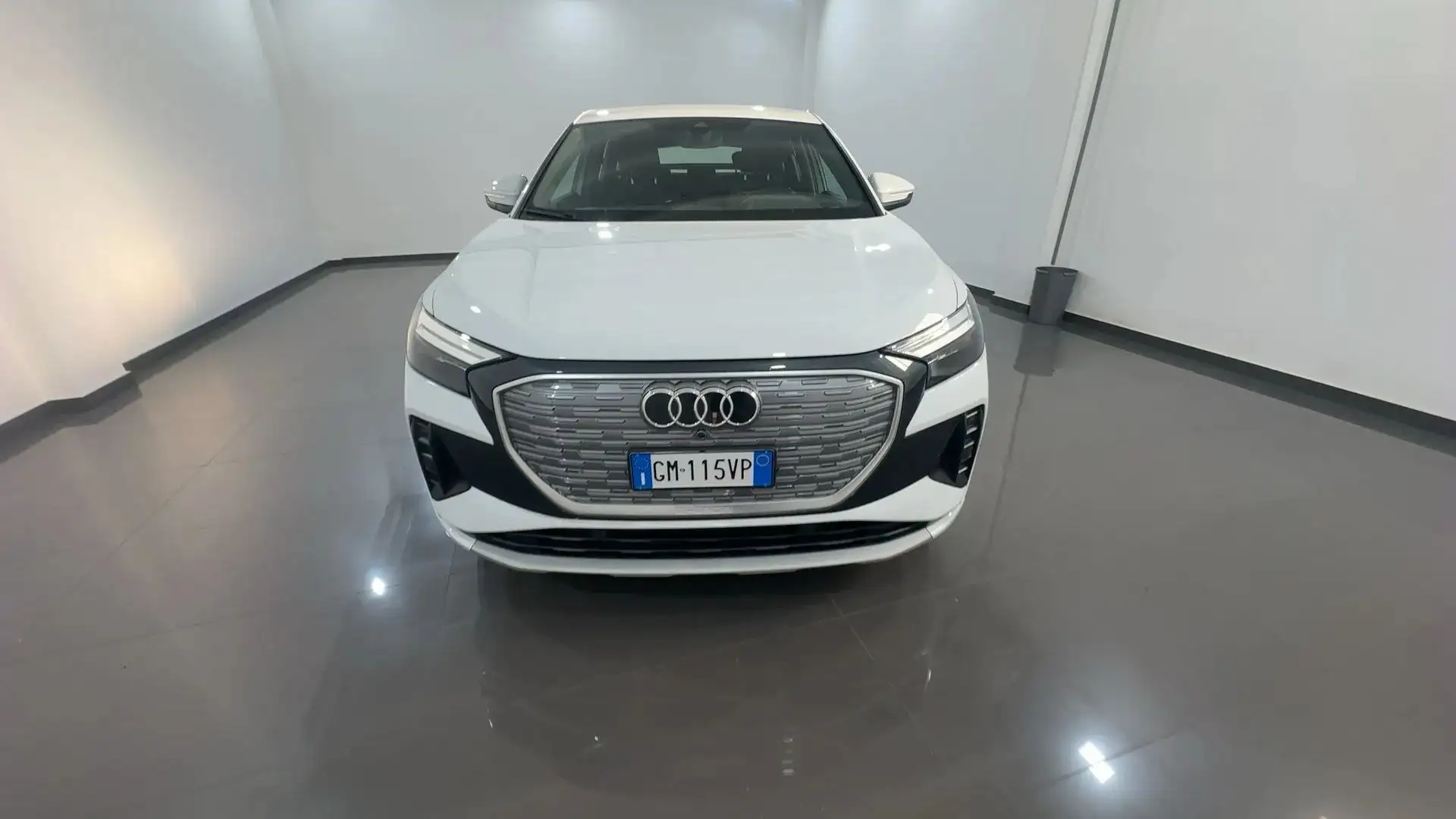 Audi Q4 e-tron Q4 Sportback e-tron 40 Business Advanced Weiß - 2