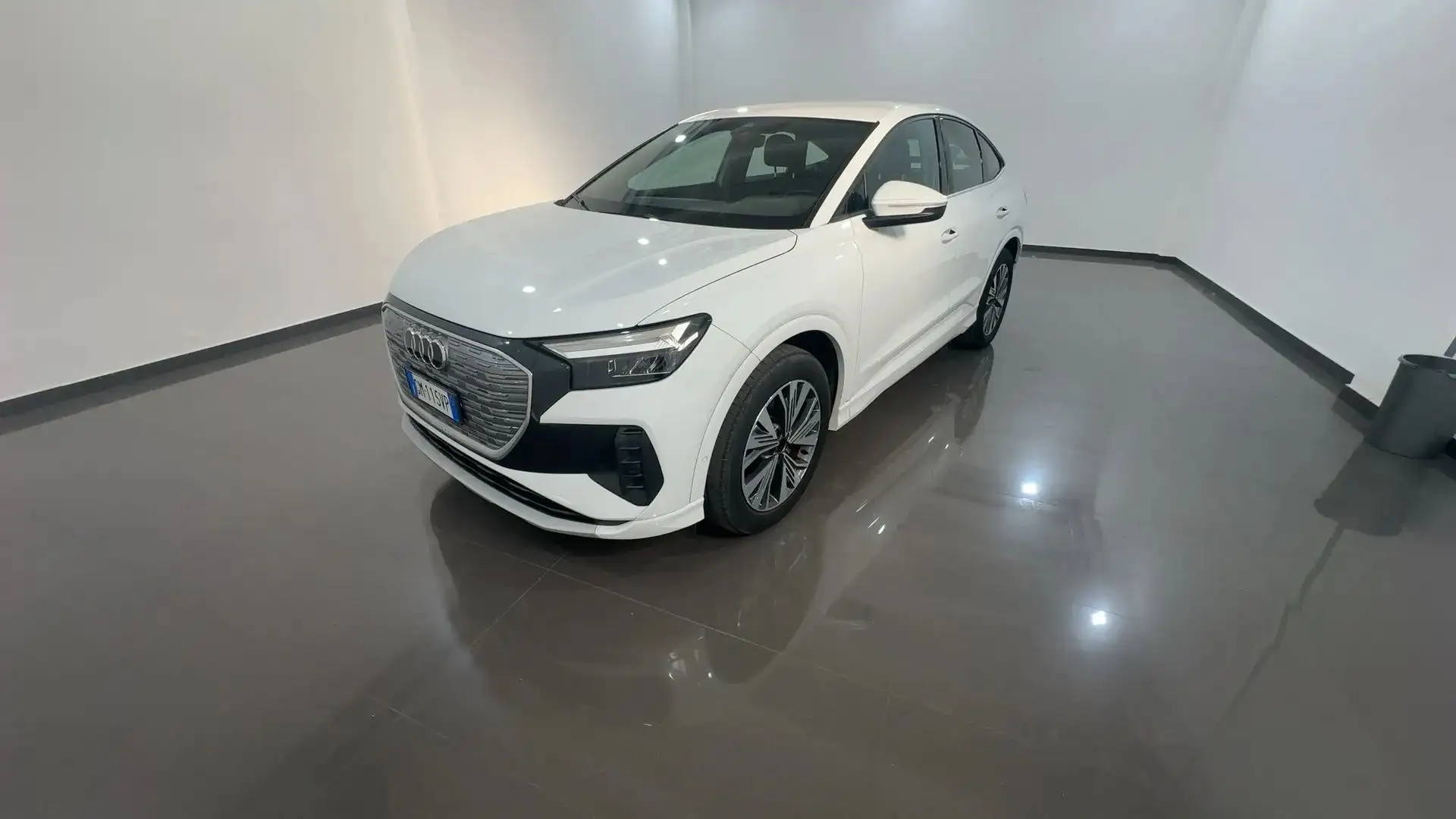 Audi Q4 e-tron Q4 Sportback e-tron 40 Business Advanced Weiß - 1