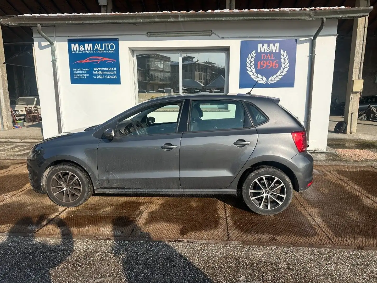 Volkswagen Polo 1.4 TDI 5p. Comfortline  CLIMA!!!!! Grau - 1