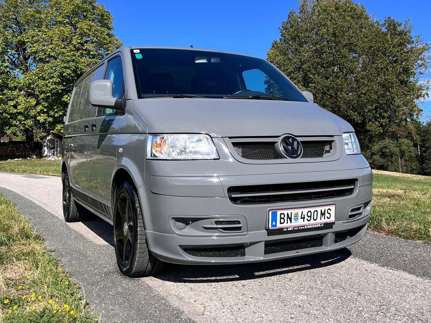 Volkswagen T5 2.5 TDI Grau - 1