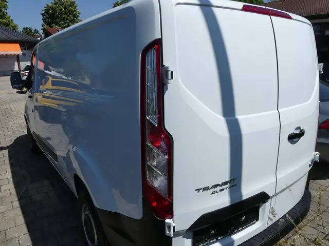 Ford Transit Custom view 4