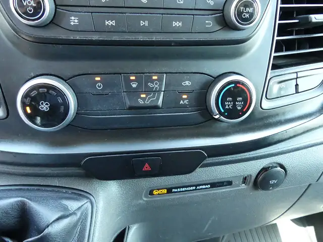Ford Transit Custom view 11