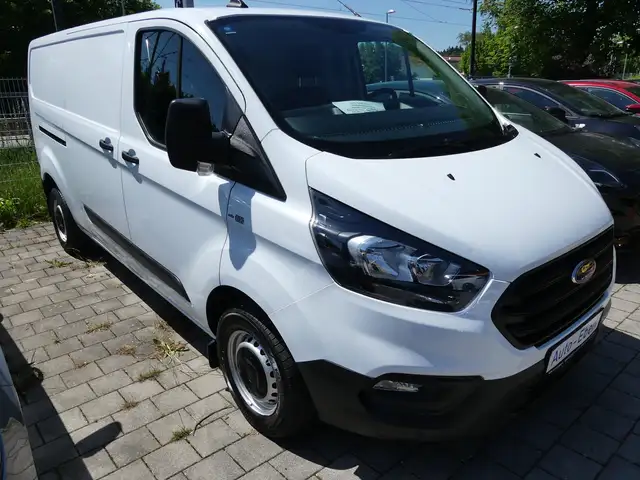 Ford Transit Custom view 2