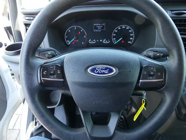 Ford Transit Custom view 9