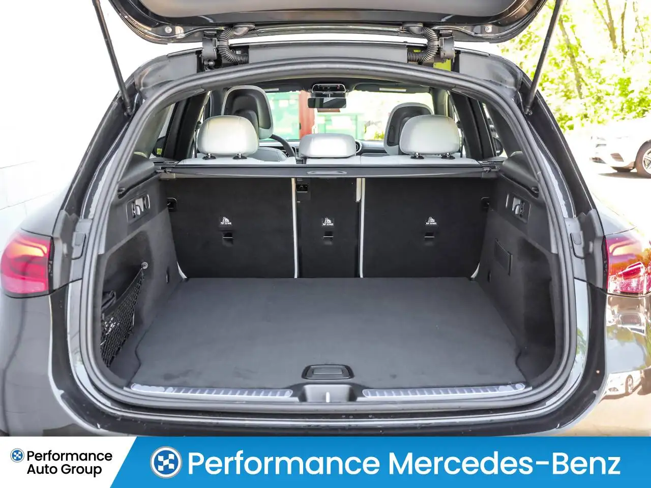 Mercedes-Benz GLC снимка Mercedes-Benz GLC