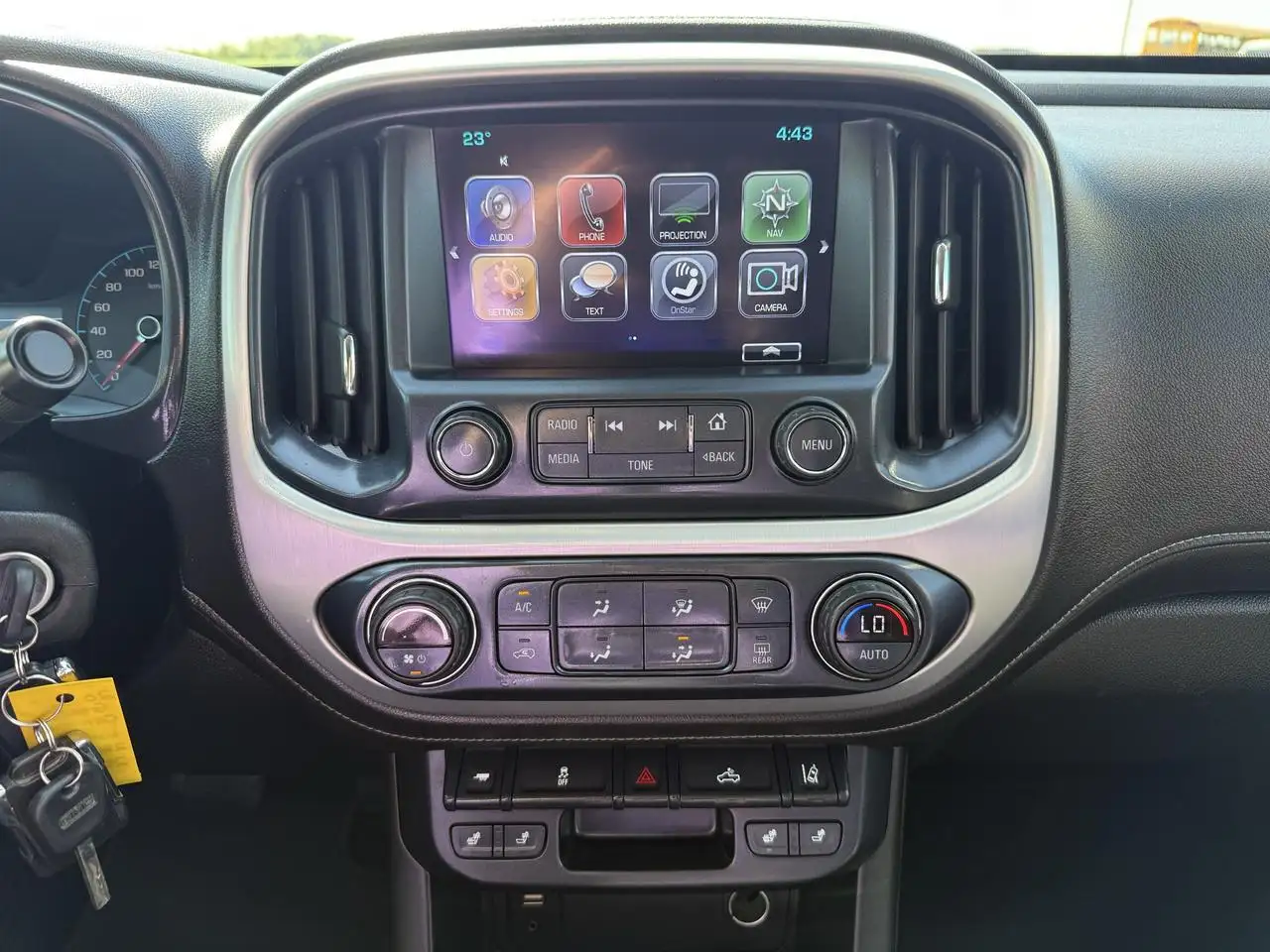 GMC Canyon снимка GMC Canyon