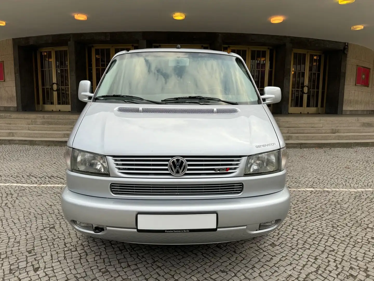 Volkswagen T4 Multivan T4 MULTIVAN GENERATION ROSTFREI! VOLLAUSSTATTUNG srebrna - 2
