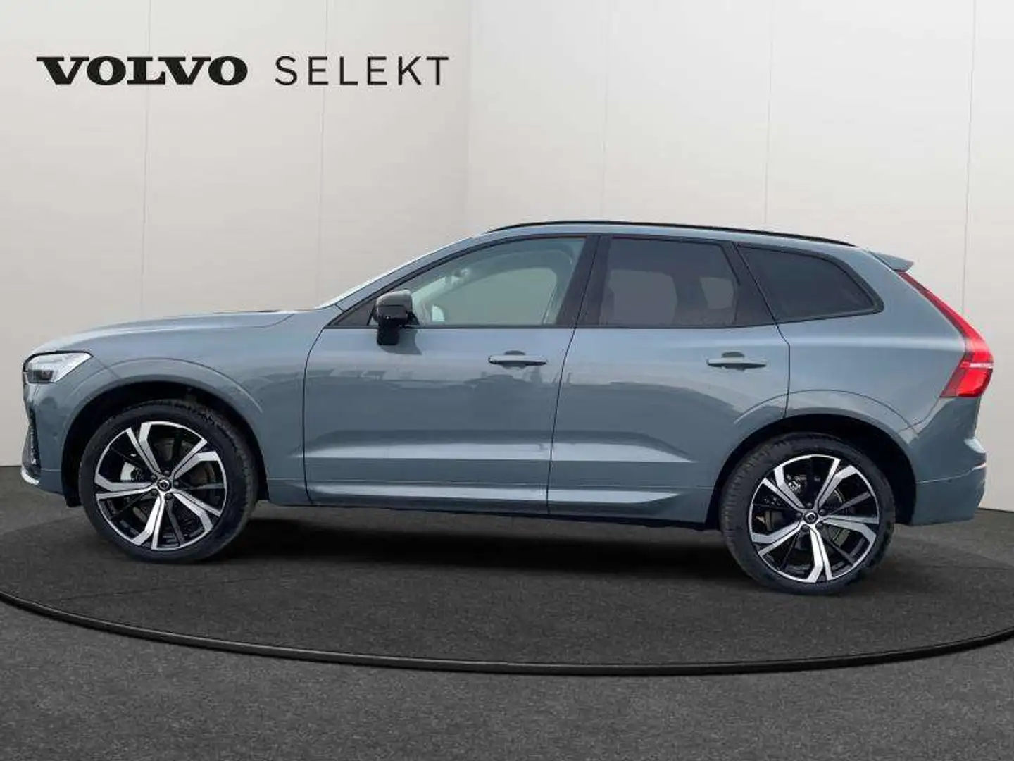 Volvo XC60 B4 Plus Dark / Essence Negro - 2