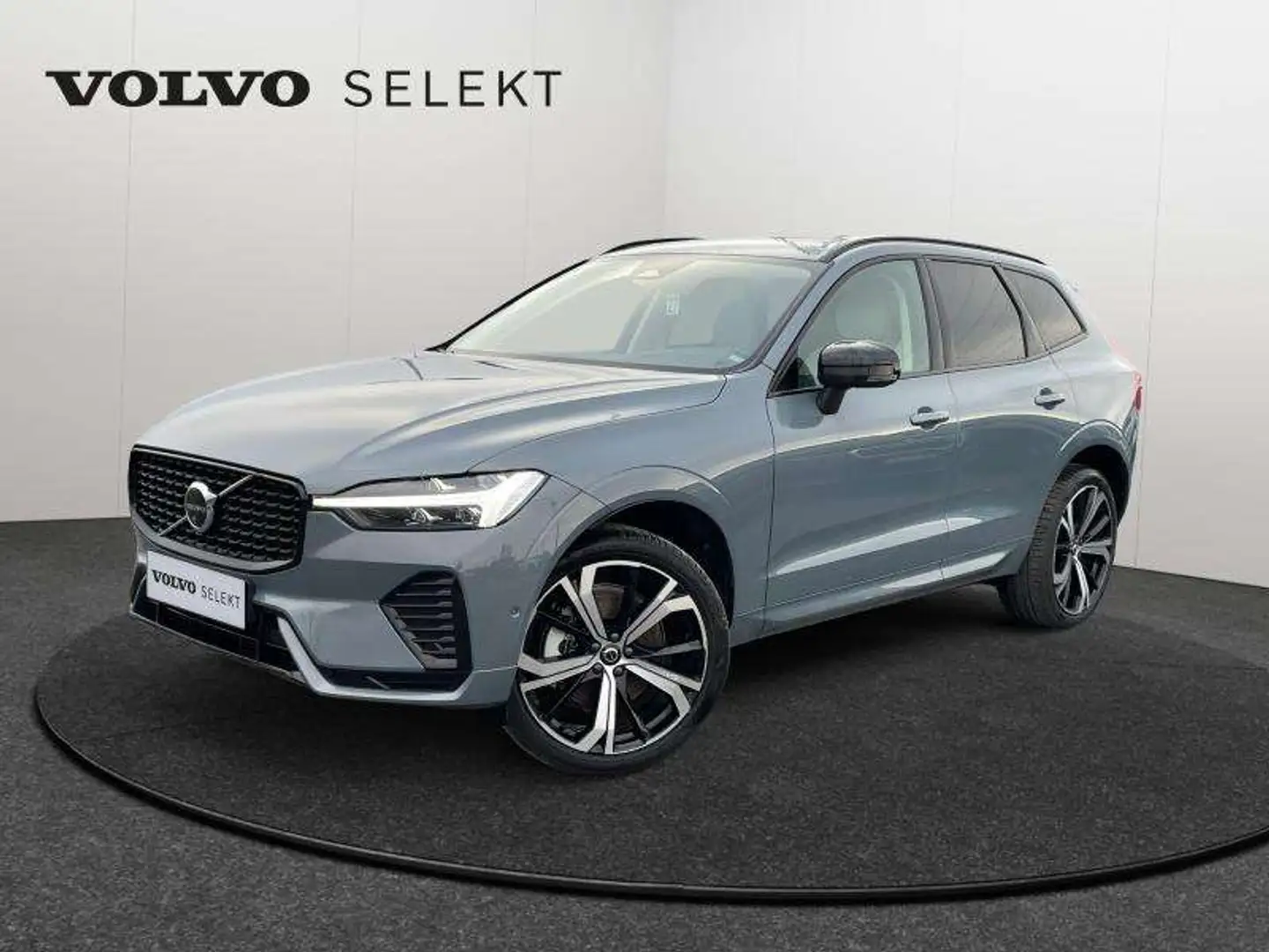 Volvo XC60 B4 Plus Dark / Essence Negro - 1
