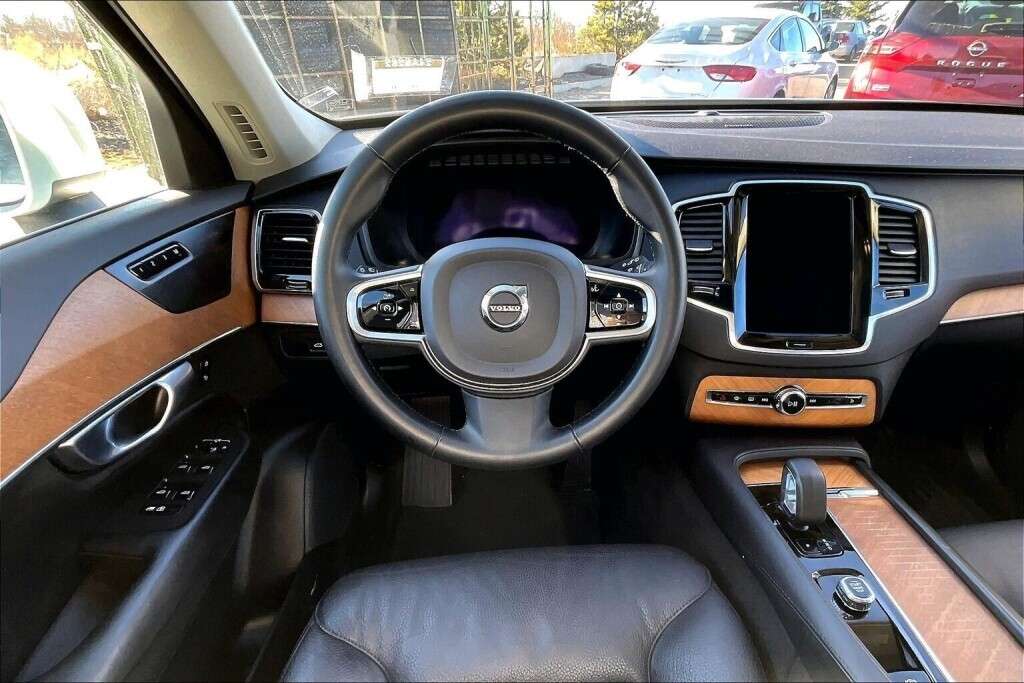 2024 Volvo XC90 B6 PLUS BRIGHT THEME alt 5