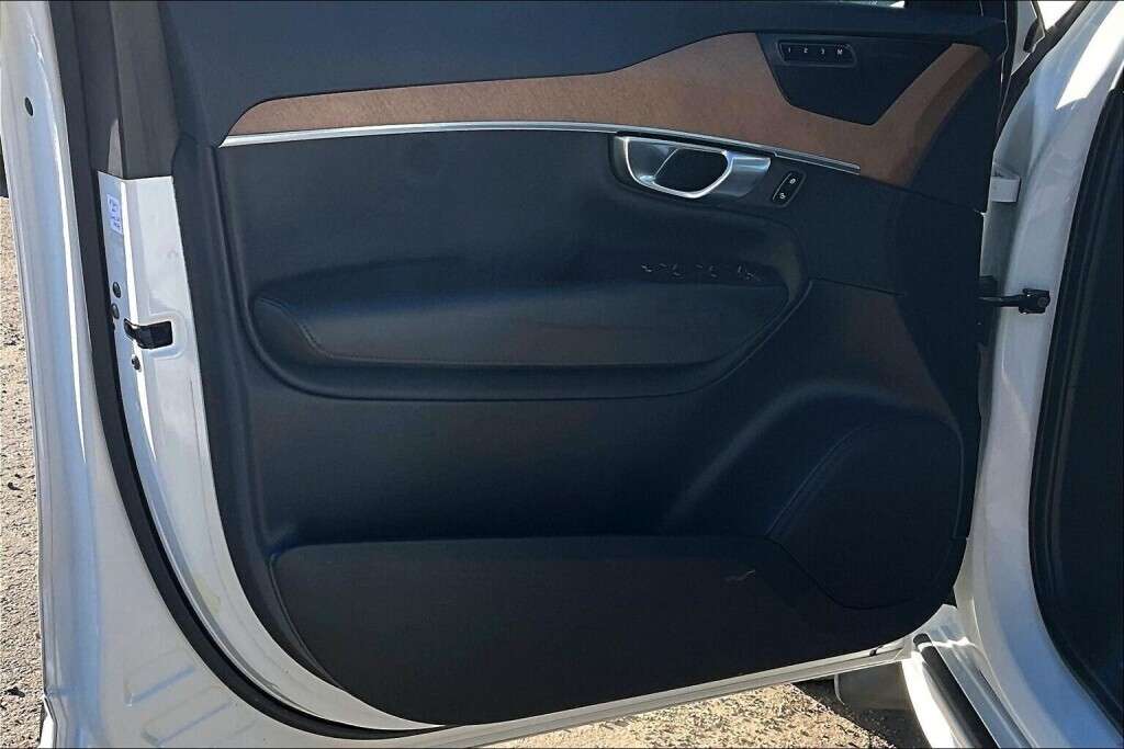 2024 Volvo XC90 B6 PLUS BRIGHT THEME thumb 23